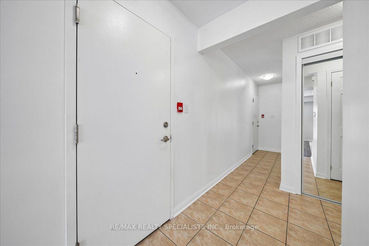 Photo 8 of Unit 5, 614 Shoreline Drive, Mississauga, Cooksville — HOMEH