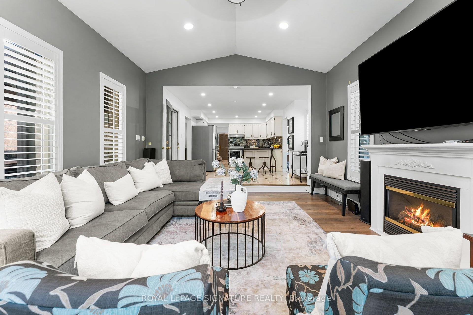 Photo 2 of 840 Sheppard Avenue, Pickering, Woodlands — HOMEH