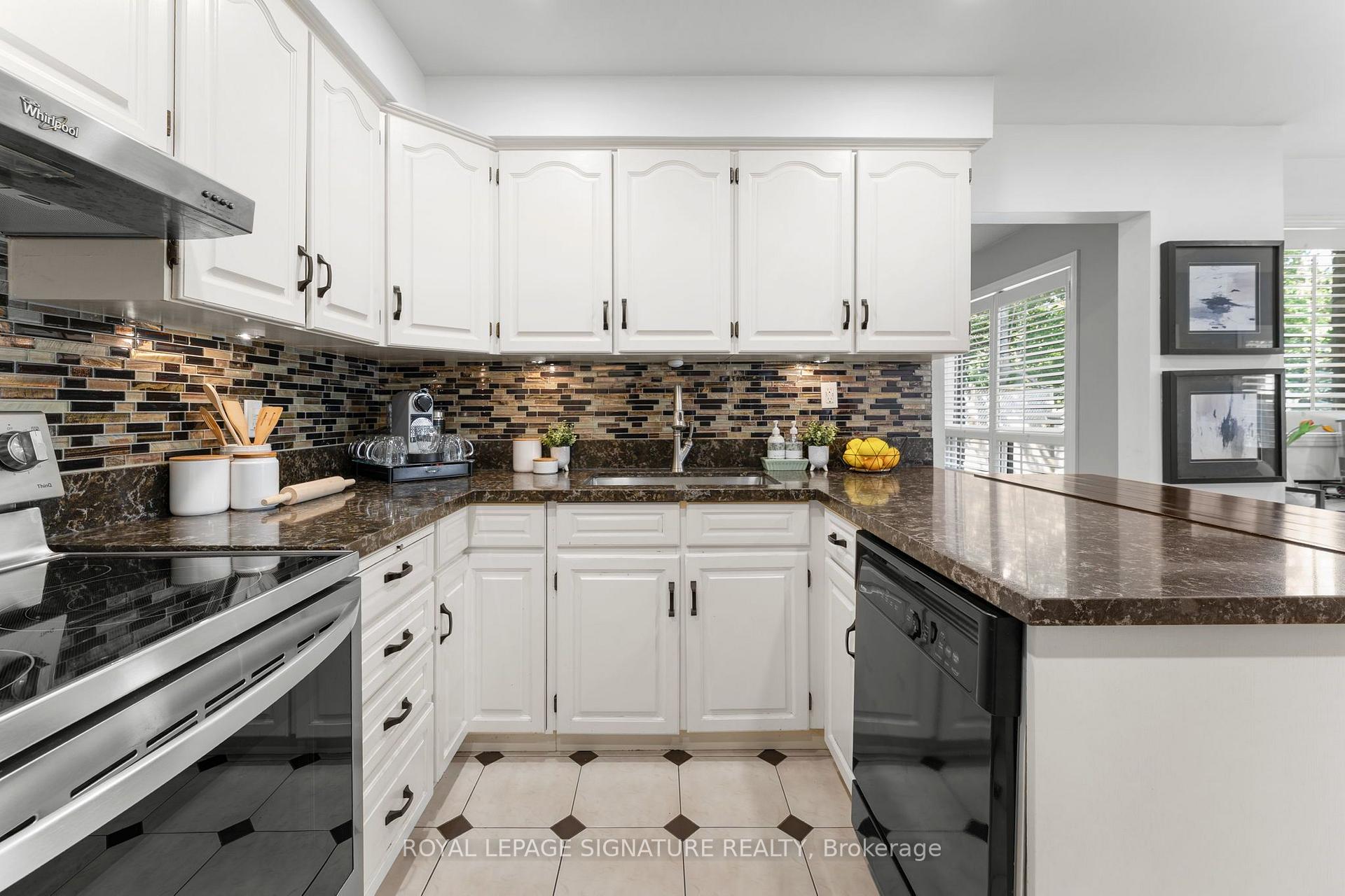 Photo 10 of 840 Sheppard Avenue, Pickering, Woodlands — HOMEH