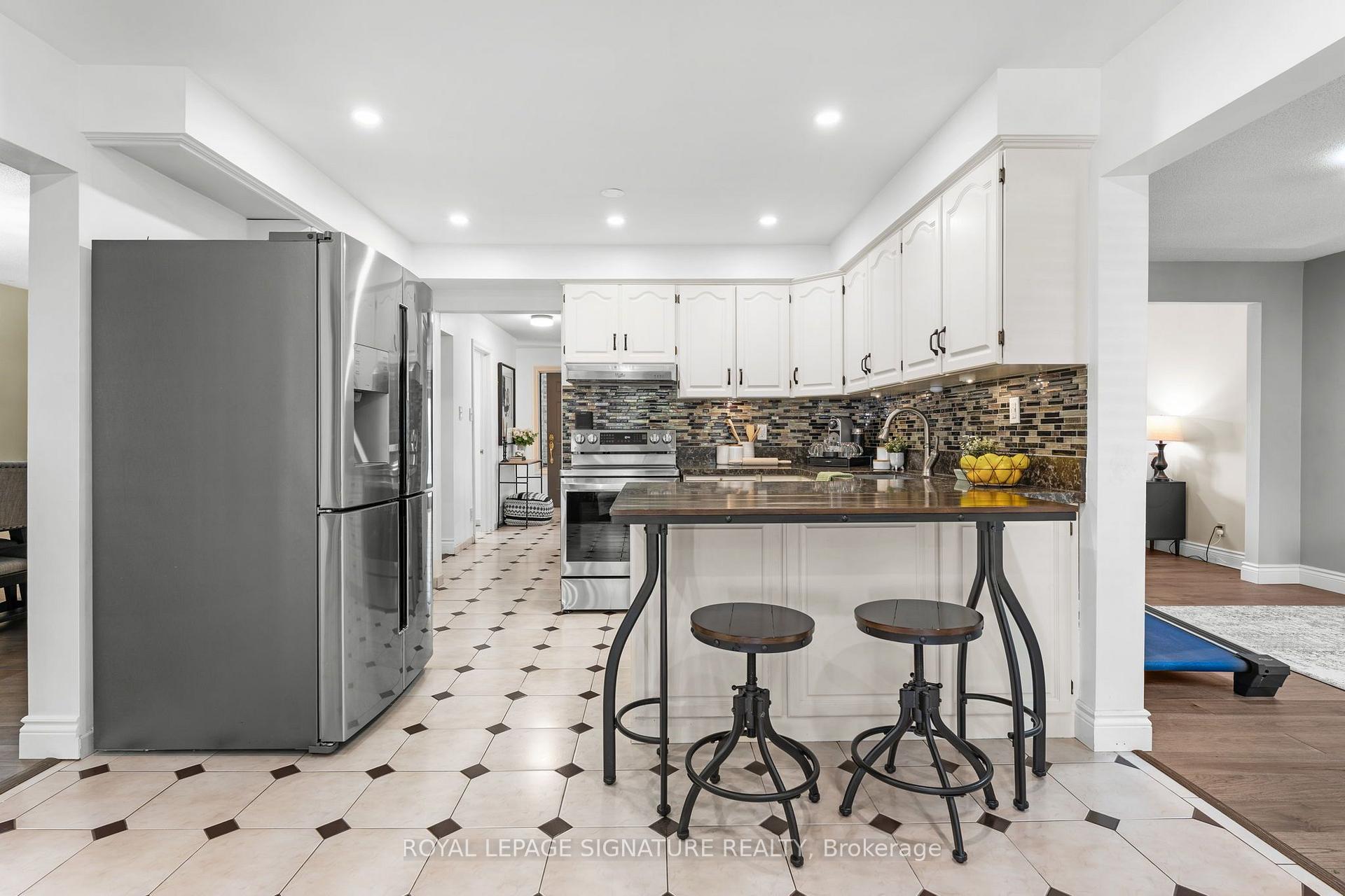 Photo 11 of 840 Sheppard Avenue, Pickering, Woodlands — HOMEH