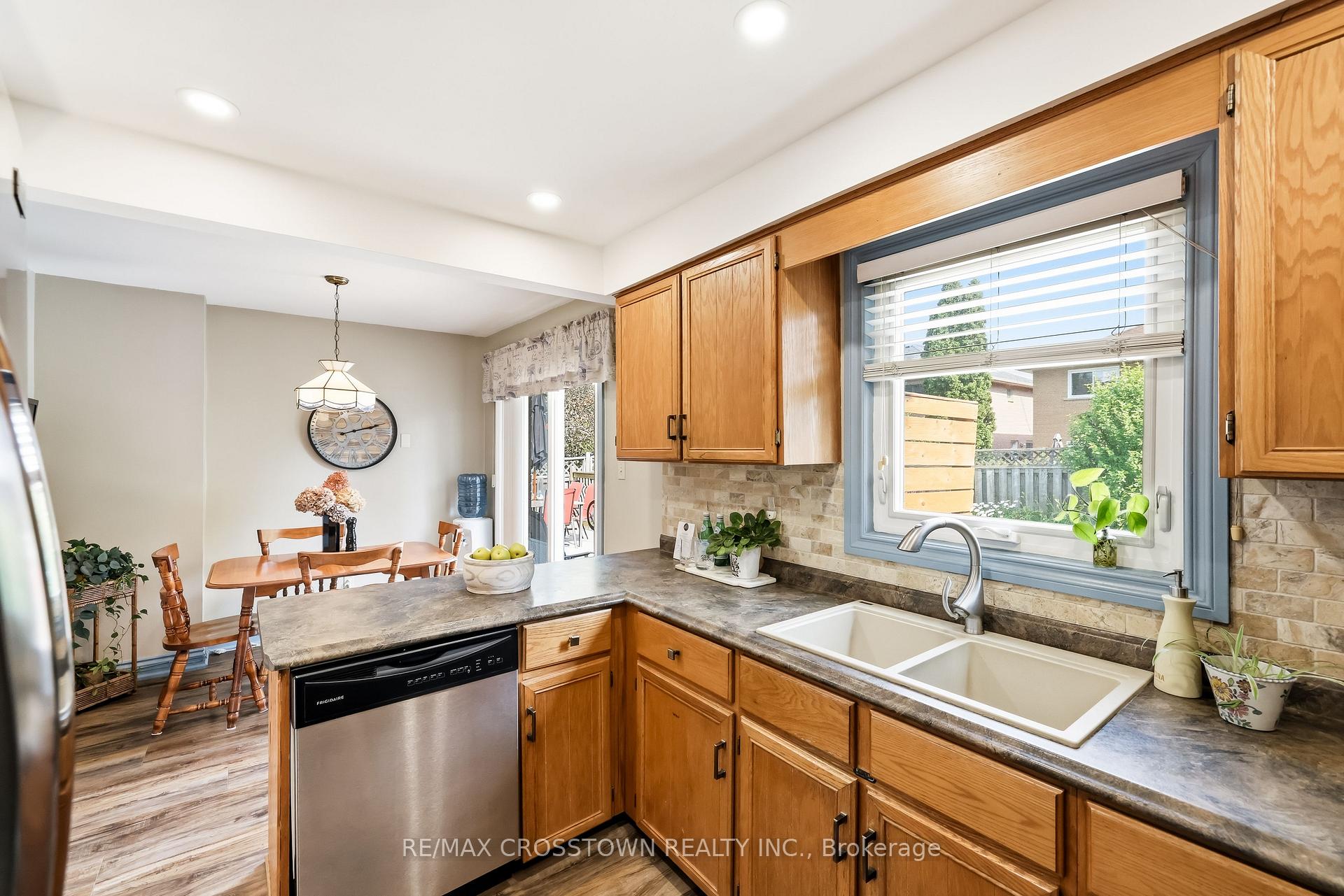 Photo 5 of 4 Martinet Street, Whitby, Pringle Creek — HOMEH