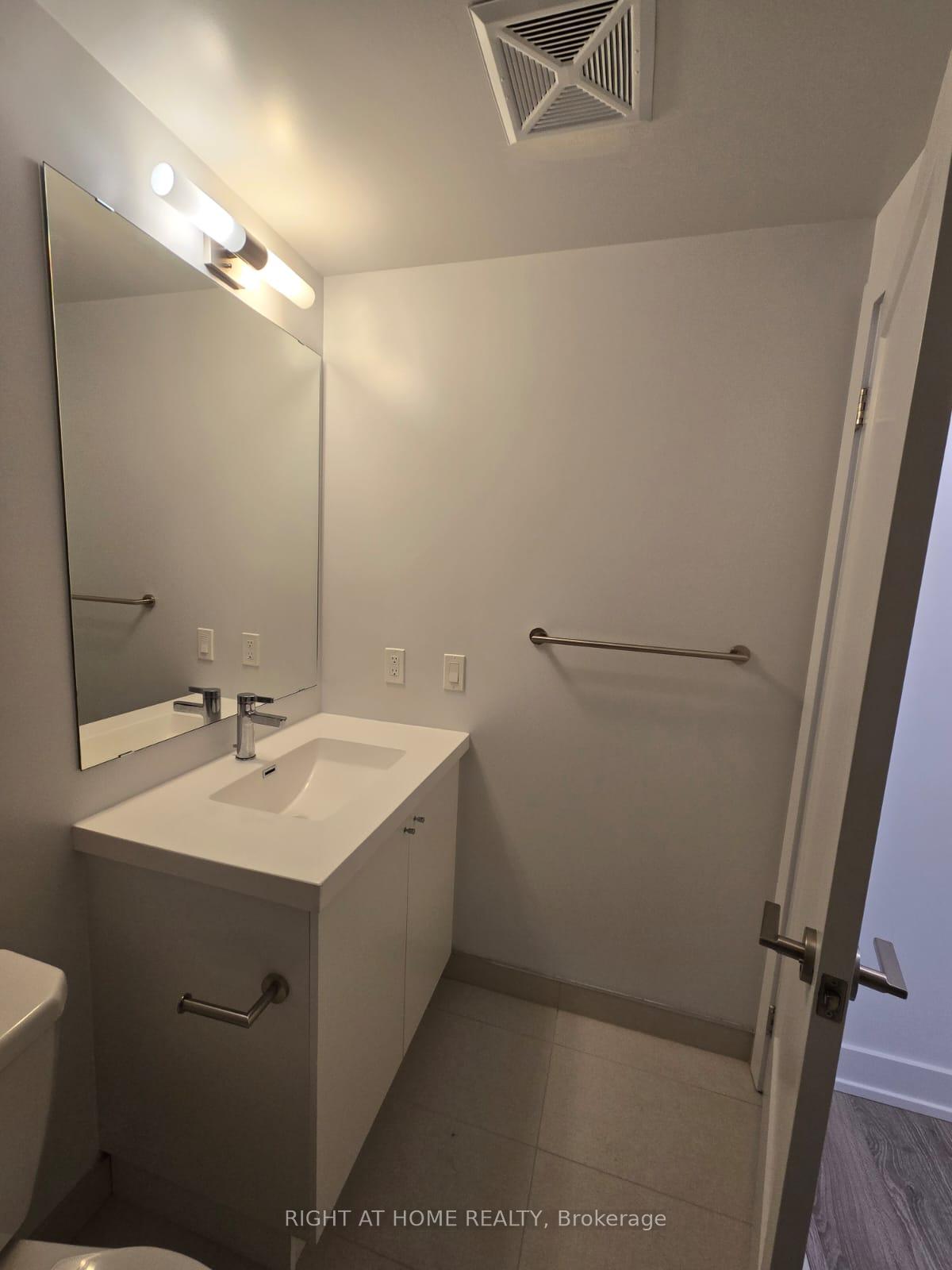 Photo 10 of Unit Unit306, 2550 Simcoe Street, Oshawa, Windfields — HOMEH