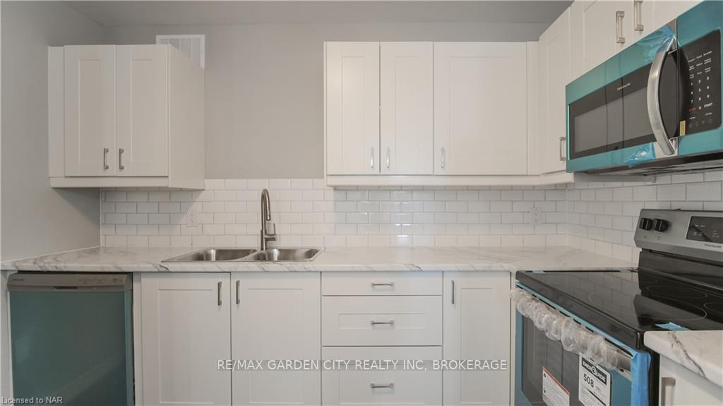 Photo 6 of Unit LOWER, 113 Thorold Road, Welland, Prince Charles — HOMEH