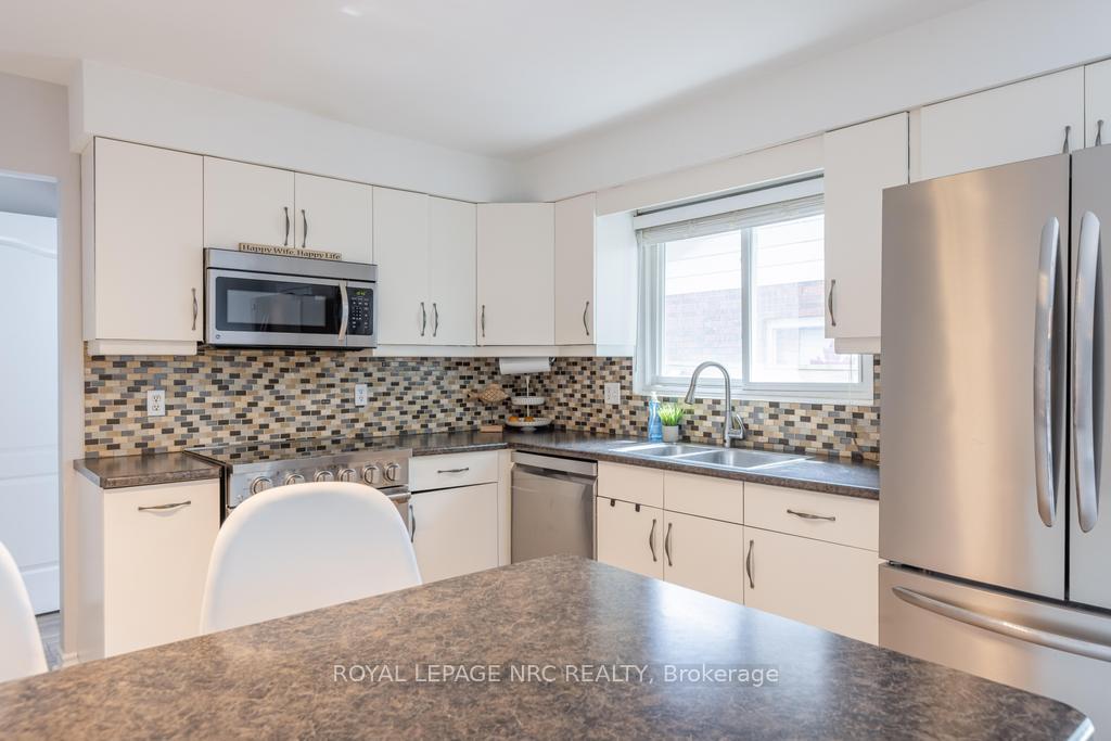 Photo 10 of 2 Kimberdale Court, St. Catharines, Lakeshore — HOMEH