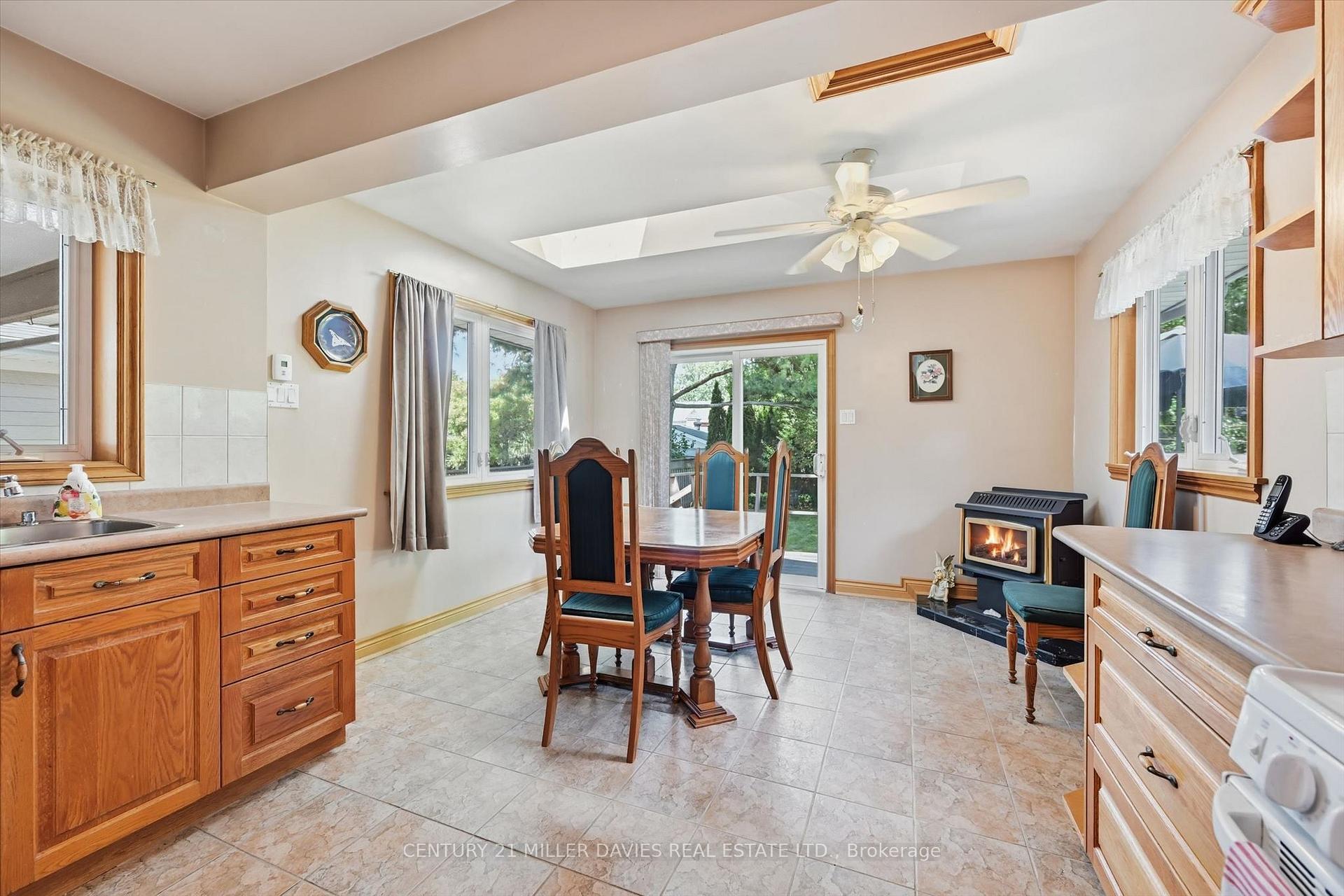 Photo 7 of 237 Mohawk Road, Oakville, Bronte — HOMEH
