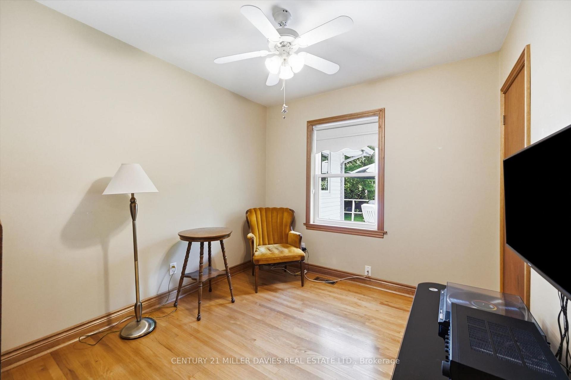 Photo 13 of 237 Mohawk Road, Oakville, Bronte — HOMEH