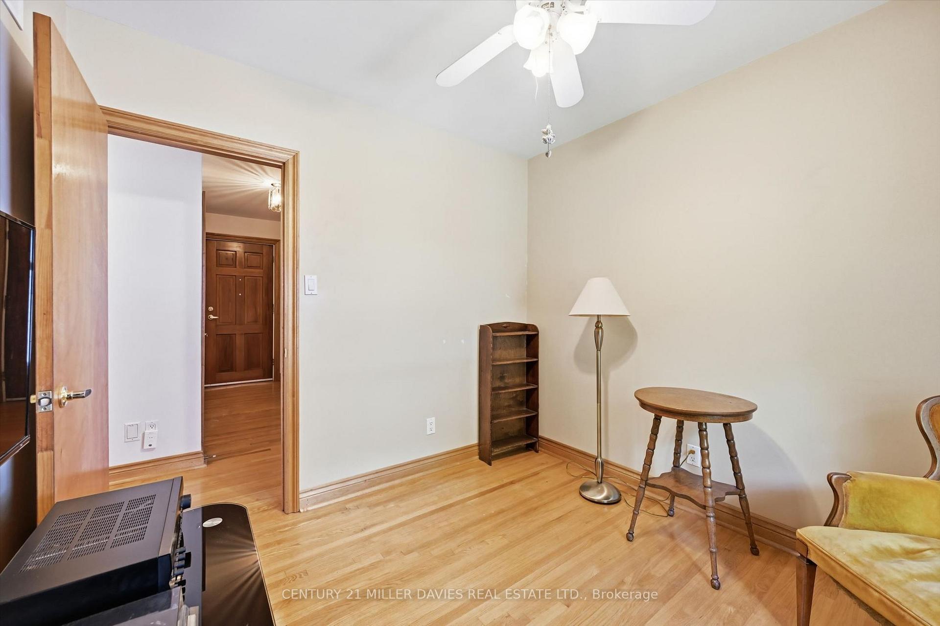 Photo 15 of 237 Mohawk Road, Oakville, Bronte — HOMEH