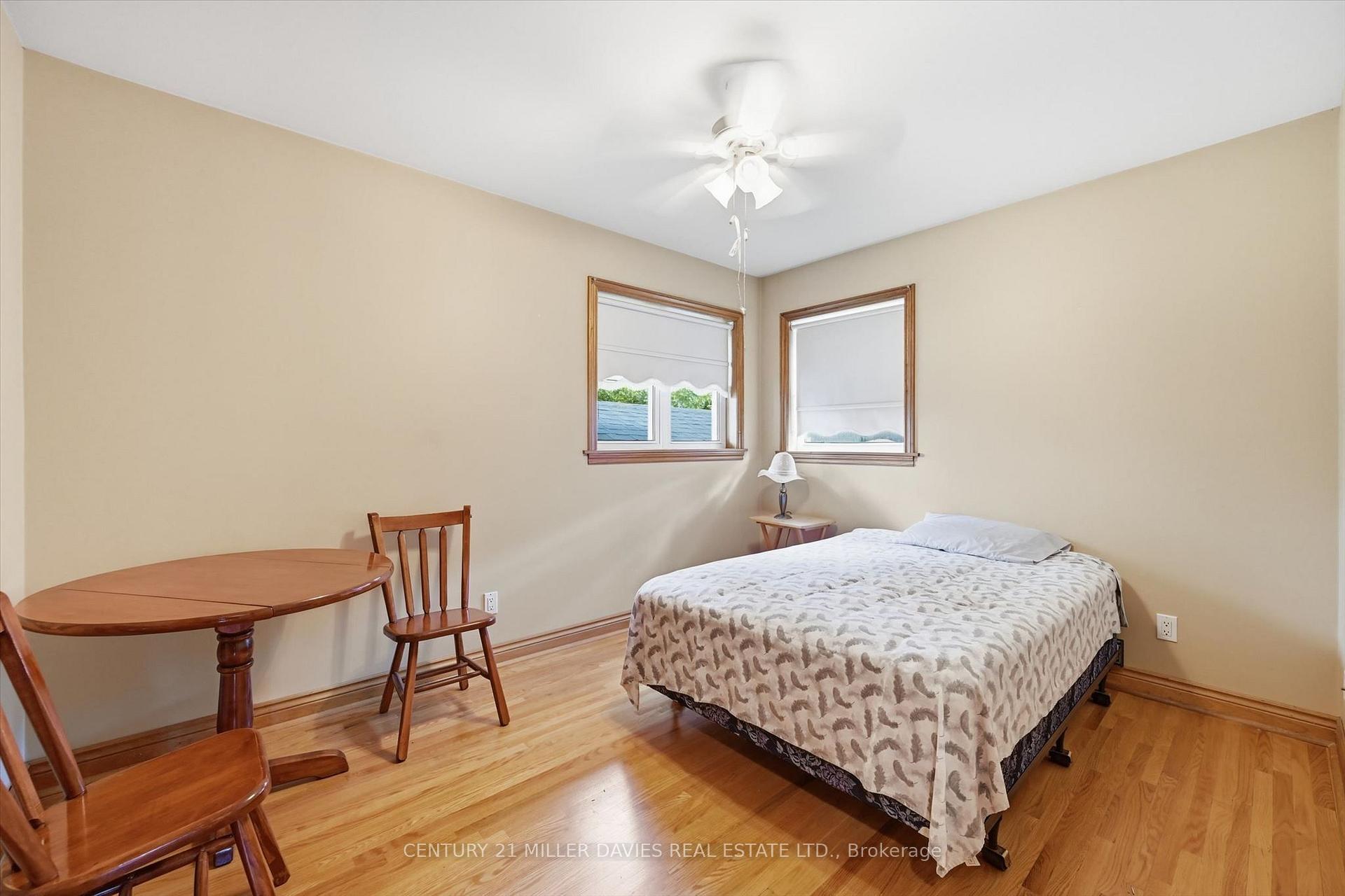 Photo 16 of 237 Mohawk Road, Oakville, Bronte — HOMEH