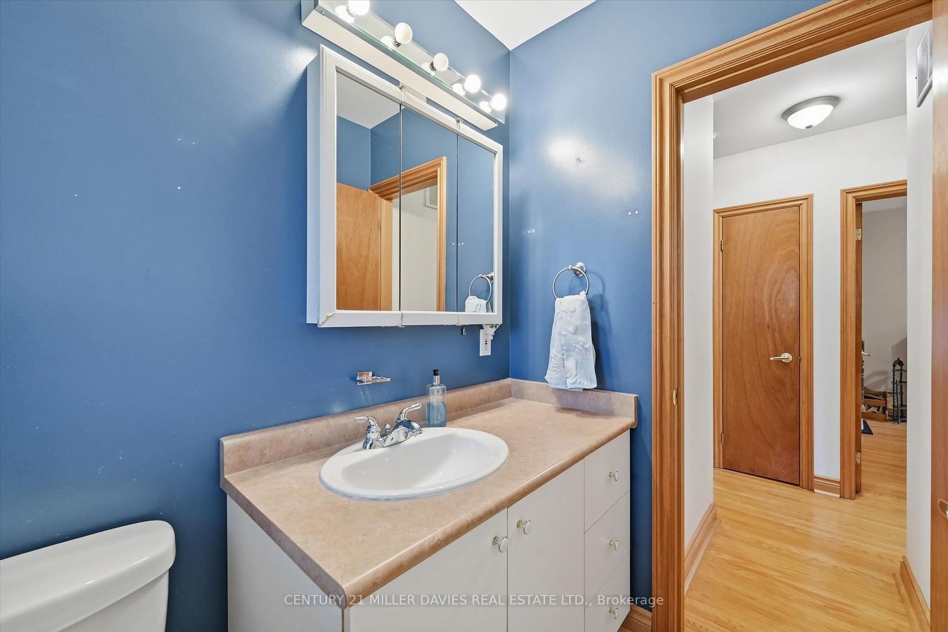 Photo 24 of 237 Mohawk Road, Oakville, Bronte — HOMEH