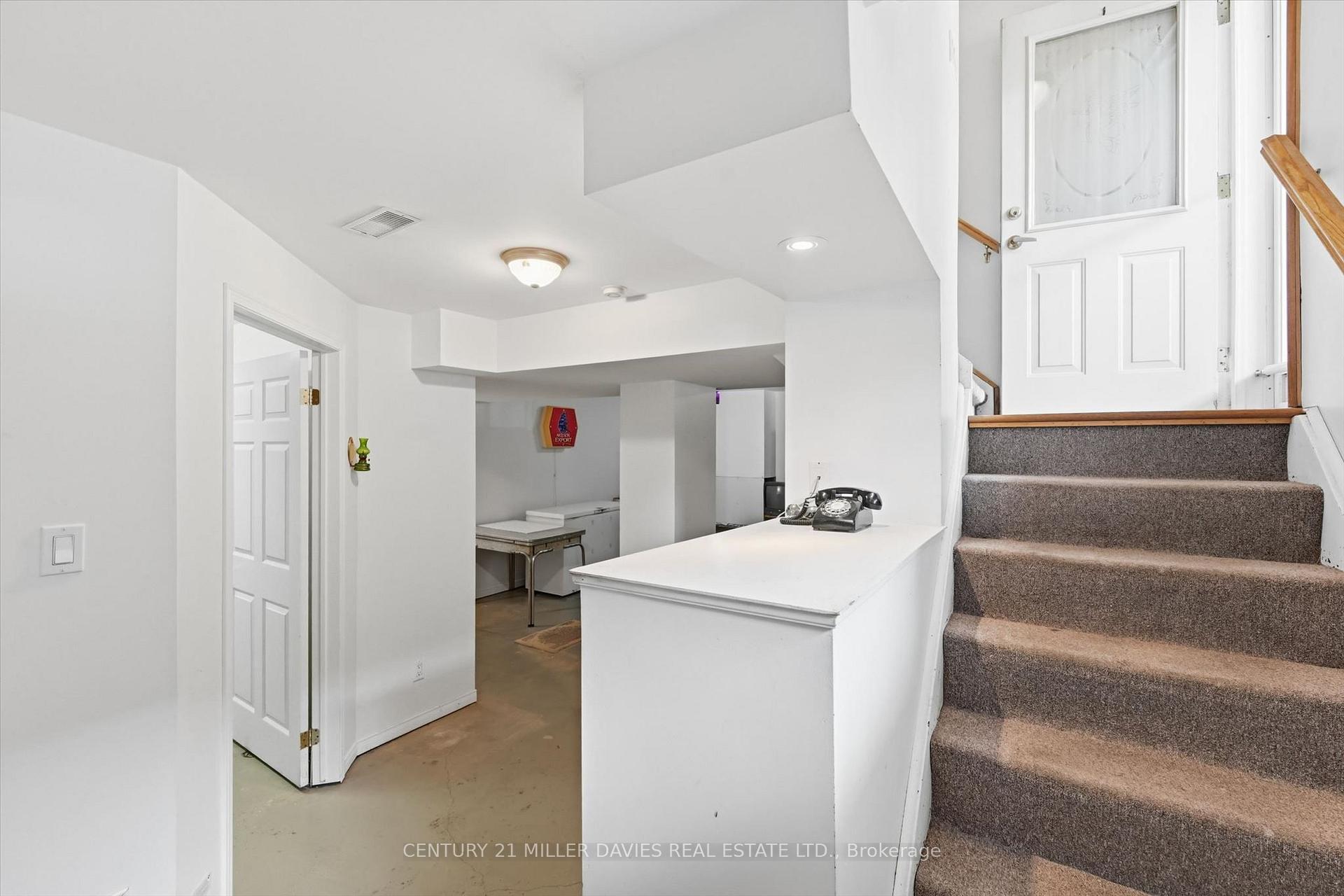 Photo 23 of 237 Mohawk Road, Oakville, Bronte — HOMEH
