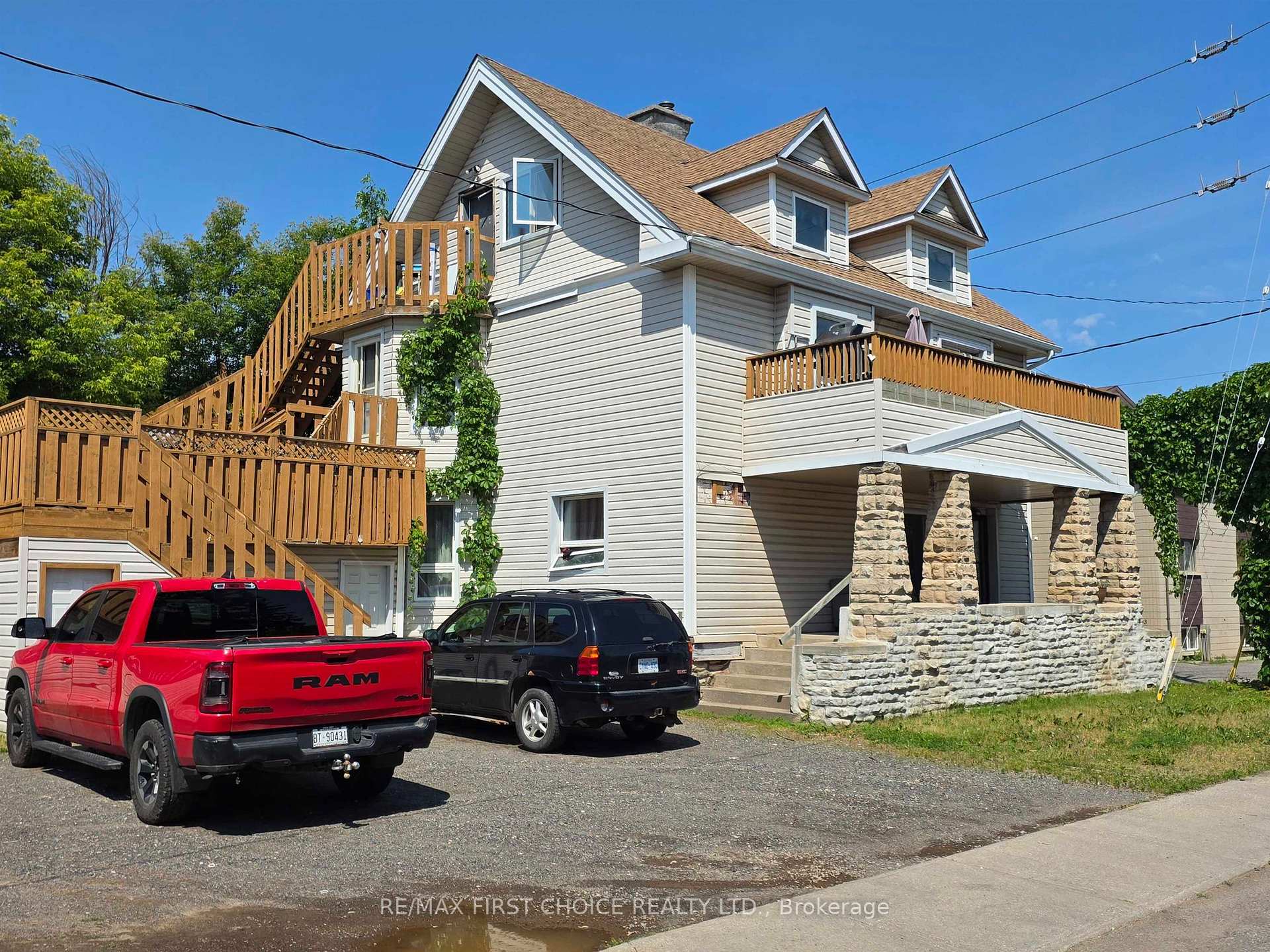 Photo 3 of 711 Ridgeway Street E, Thunder Bay, Hyde Park — HOMEH