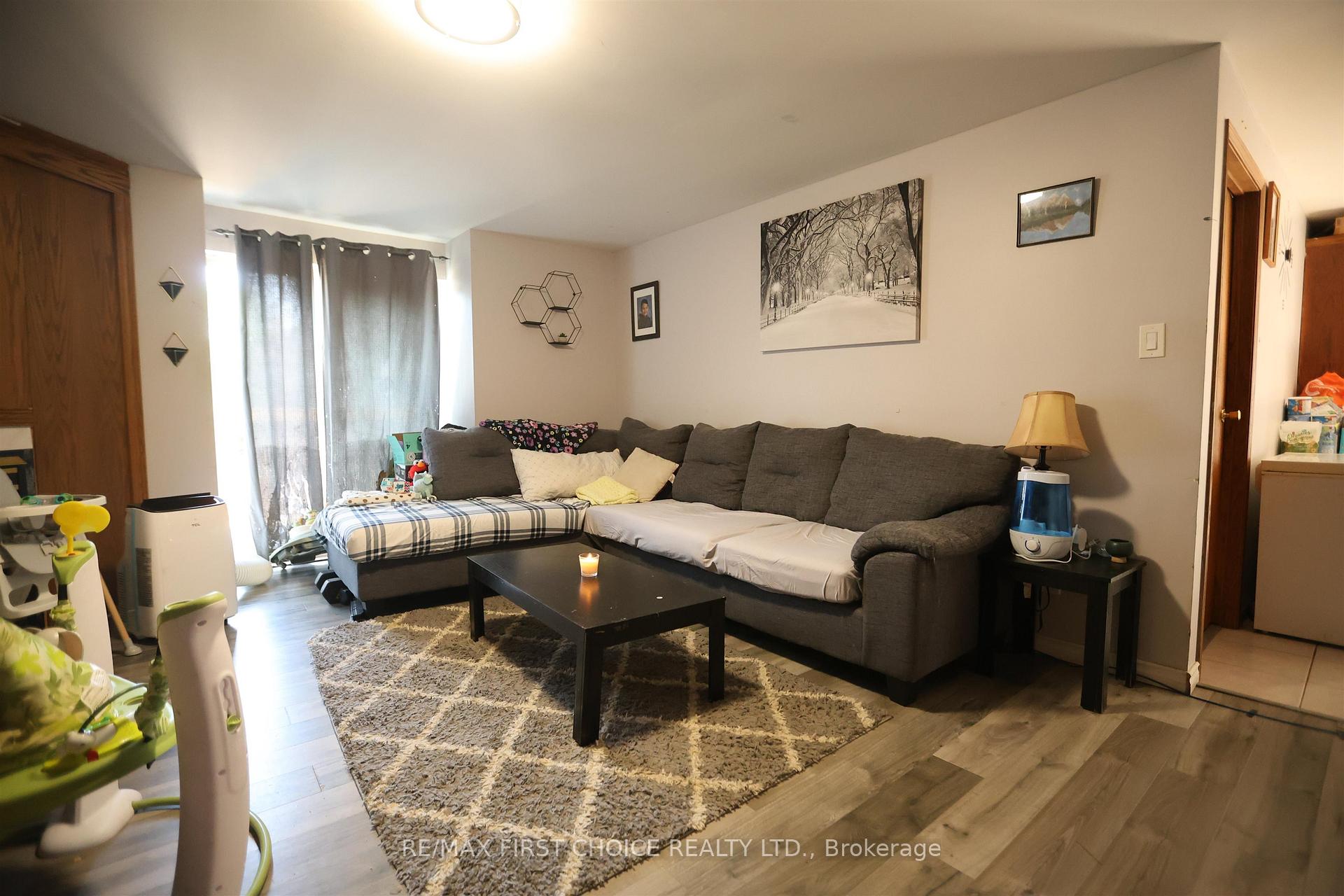 Photo 9 of 711 Ridgeway Street E, Thunder Bay, Hyde Park — HOMEH