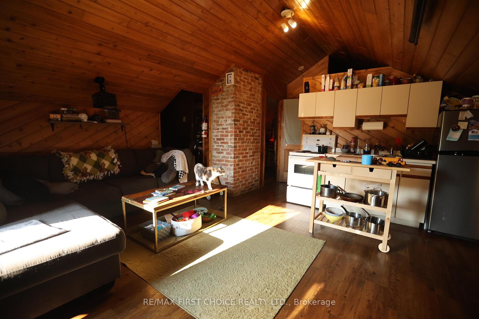 Photo 14 of 711 Ridgeway Street E, Thunder Bay, Hyde Park — HOMEH