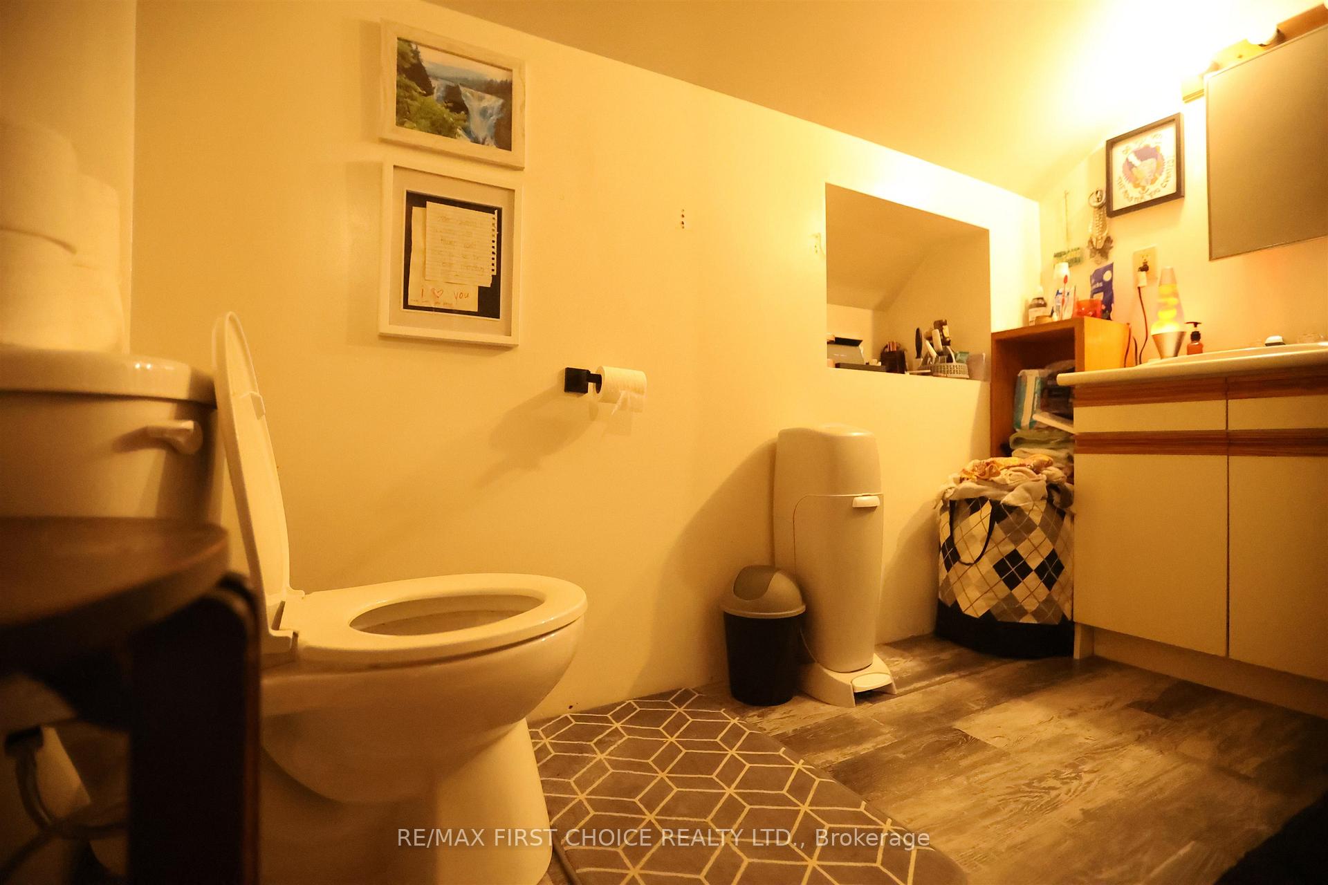 Photo 17 of 711 Ridgeway Street E, Thunder Bay, Hyde Park — HOMEH