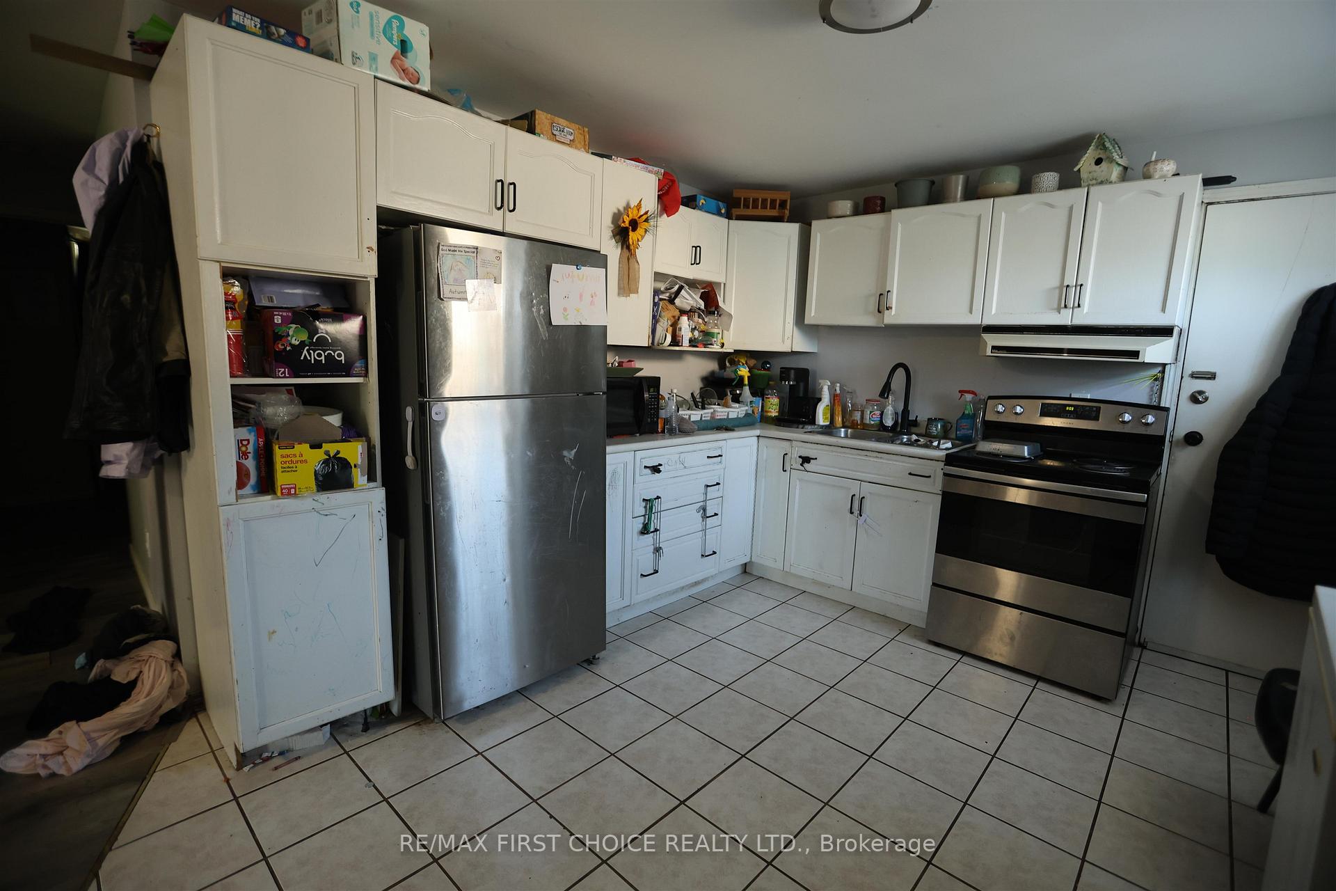 Photo 18 of 711 Ridgeway Street E, Thunder Bay, Hyde Park — HOMEH