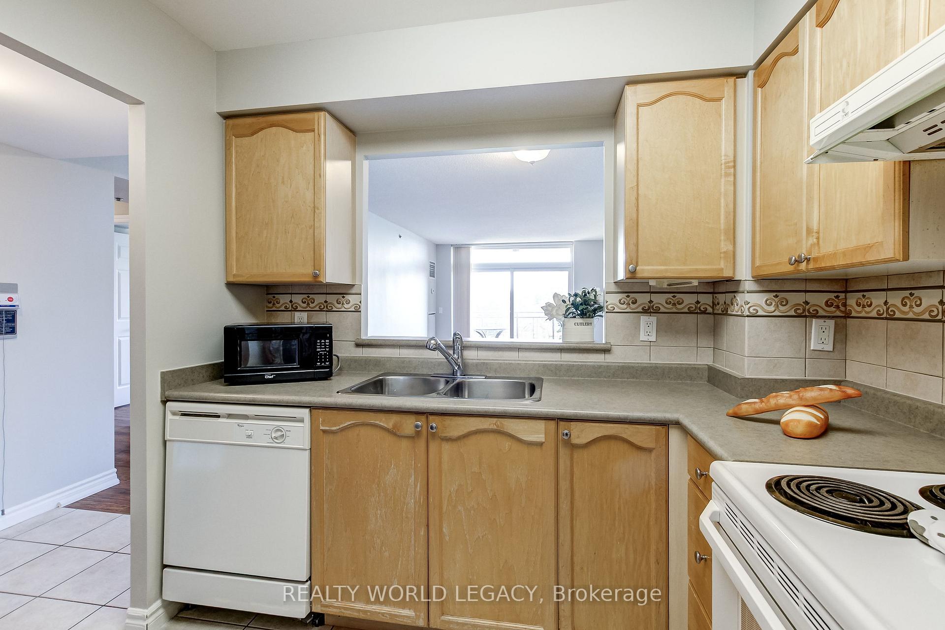 Photo 6 of Unit 1414, 100 Burloak Drive, Burlington, Appleby — HOMEH