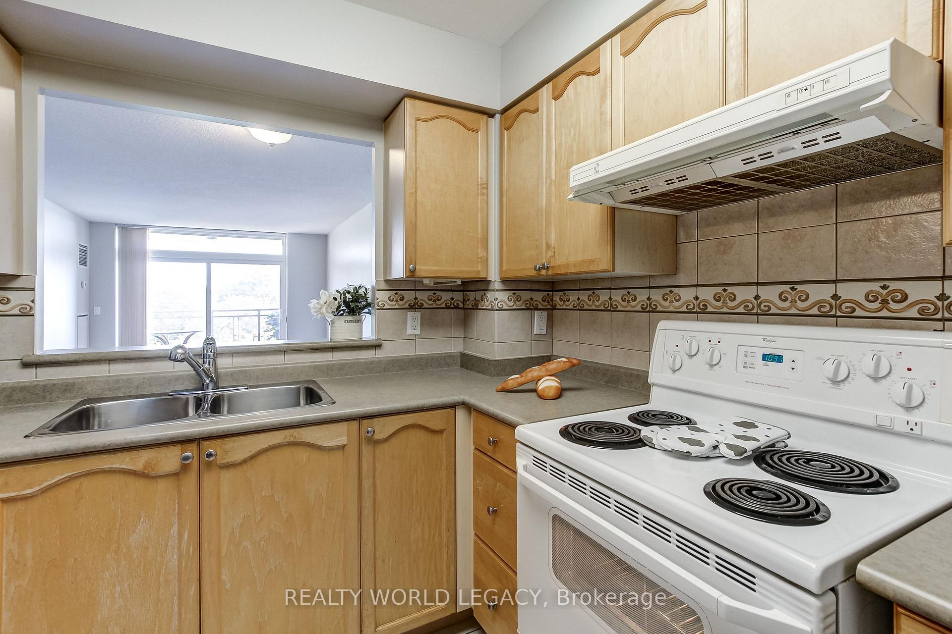 Photo 7 of Unit 1414, 100 Burloak Drive, Burlington, Appleby — HOMEH