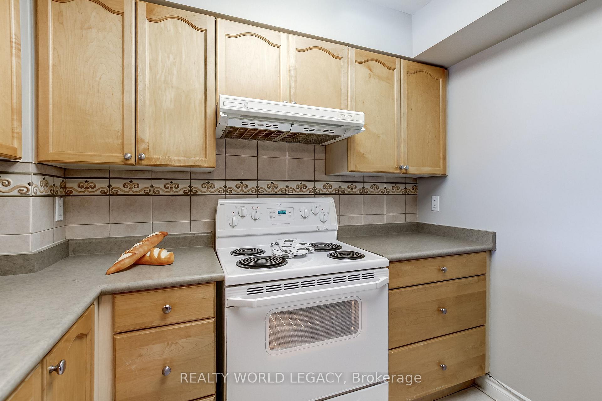 Photo 8 of Unit 1414, 100 Burloak Drive, Burlington, Appleby — HOMEH