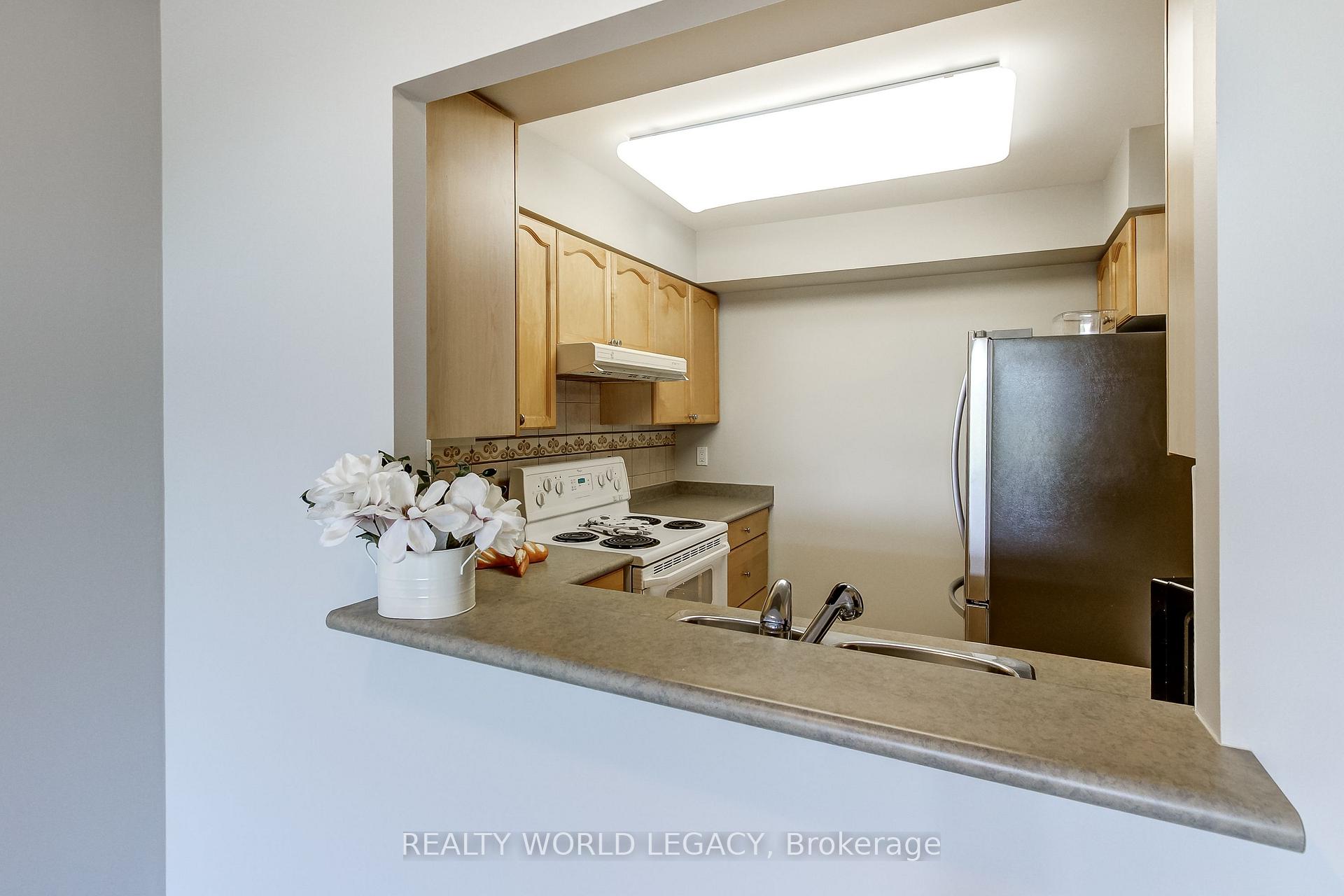 Photo 9 of Unit 1414, 100 Burloak Drive, Burlington, Appleby — HOMEH