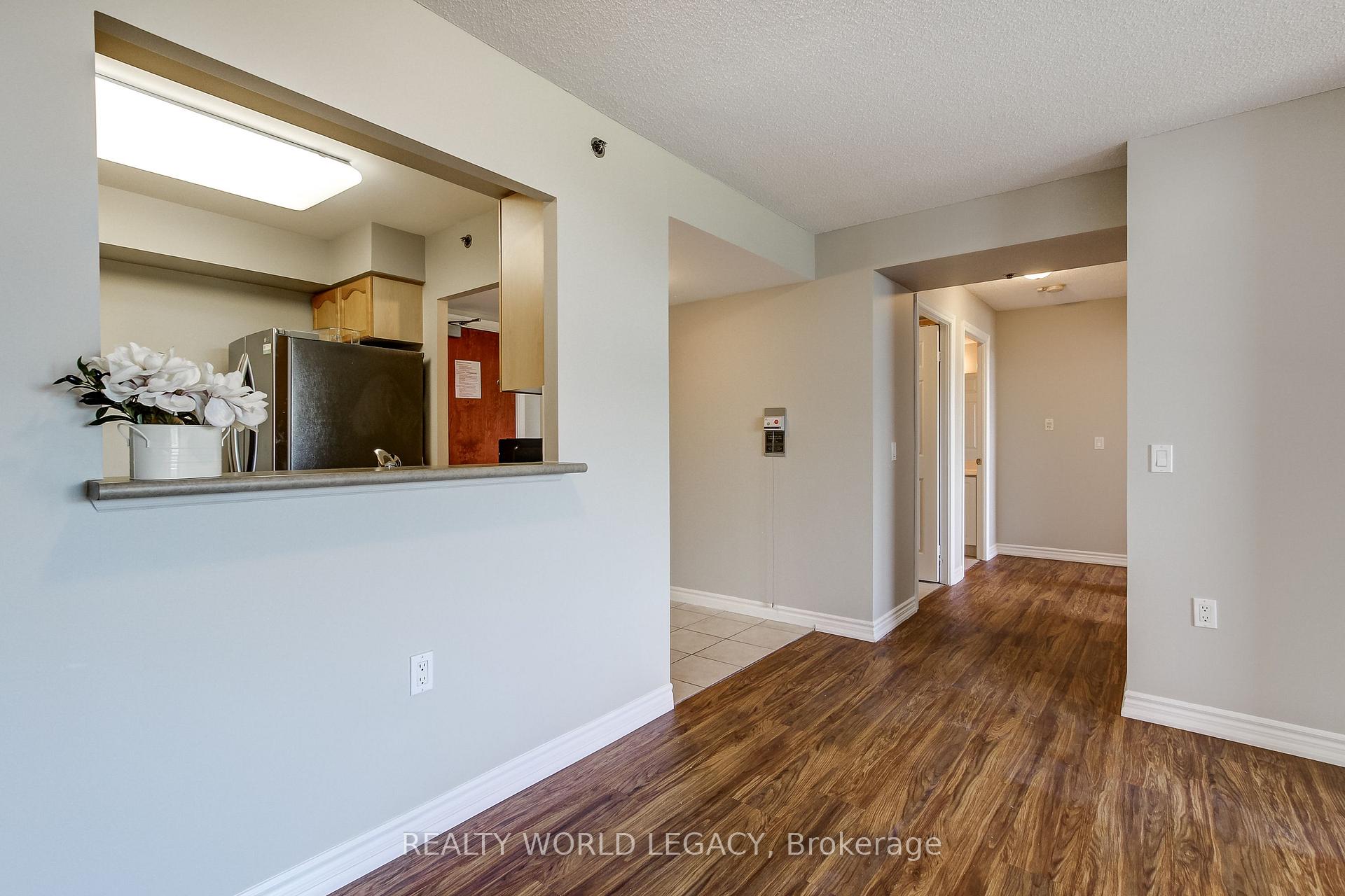 Photo 12 of Unit 1414, 100 Burloak Drive, Burlington, Appleby — HOMEH
