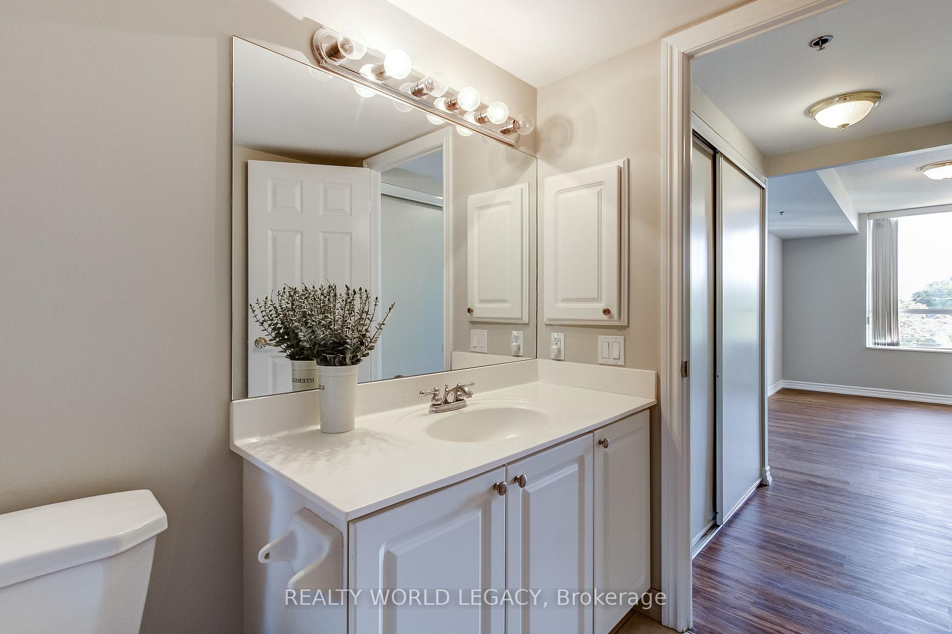 Photo 29 of Unit 1414, 100 Burloak Drive, Burlington, Appleby — HOMEH