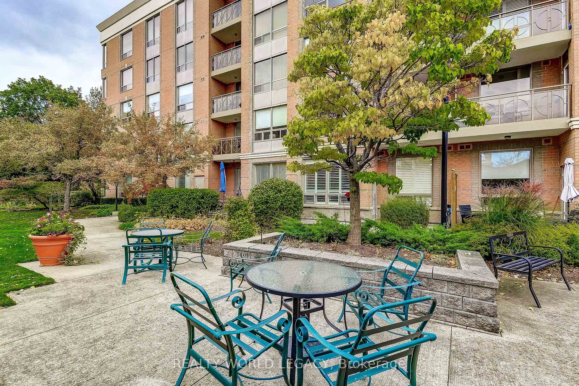 Photo 46 of Unit 1414, 100 Burloak Drive, Burlington, Appleby — HOMEH