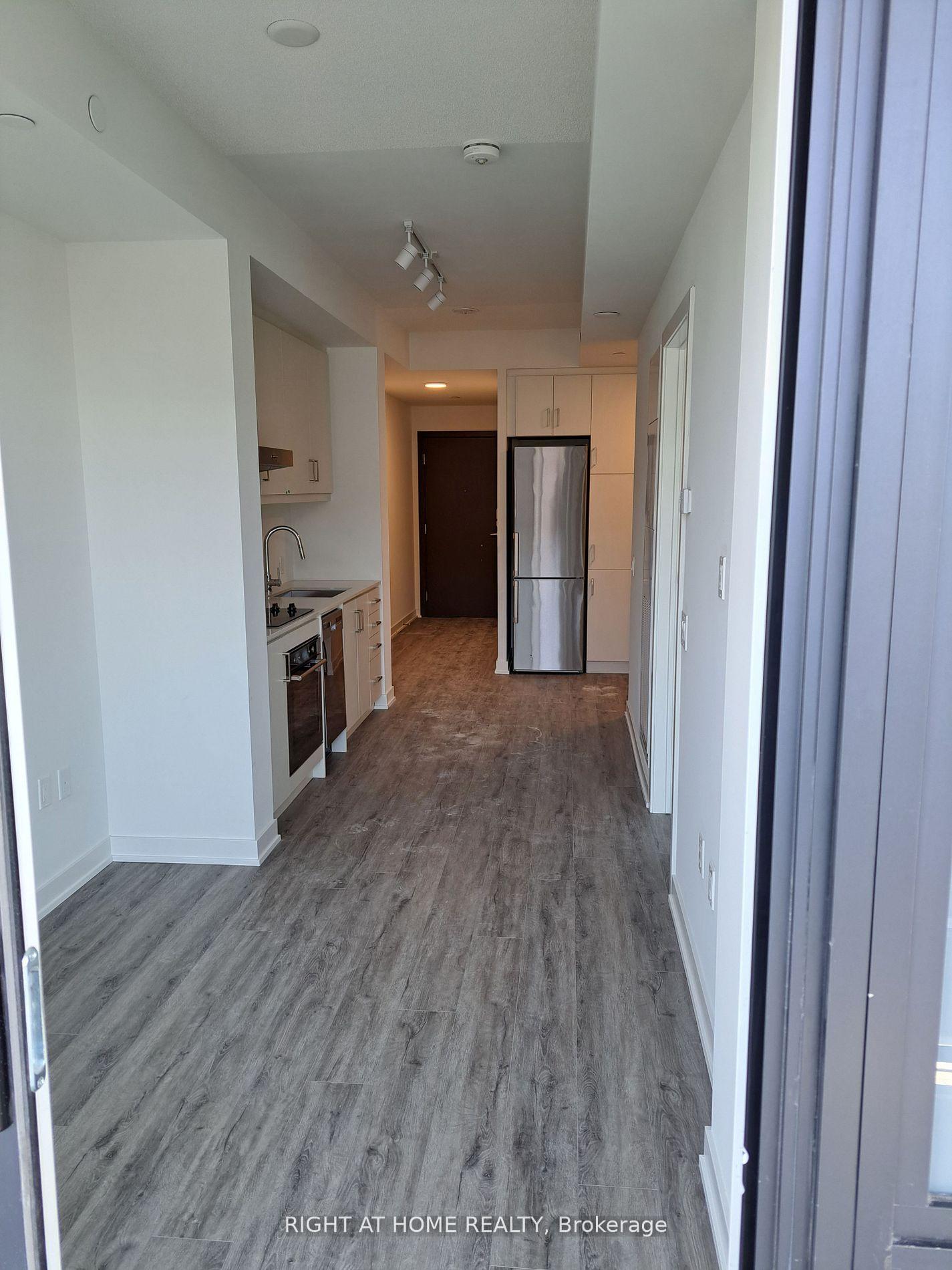 Photo 3 of Unit 1401, 9 Tecumseth Street, Toronto, Niagara — HOMEH