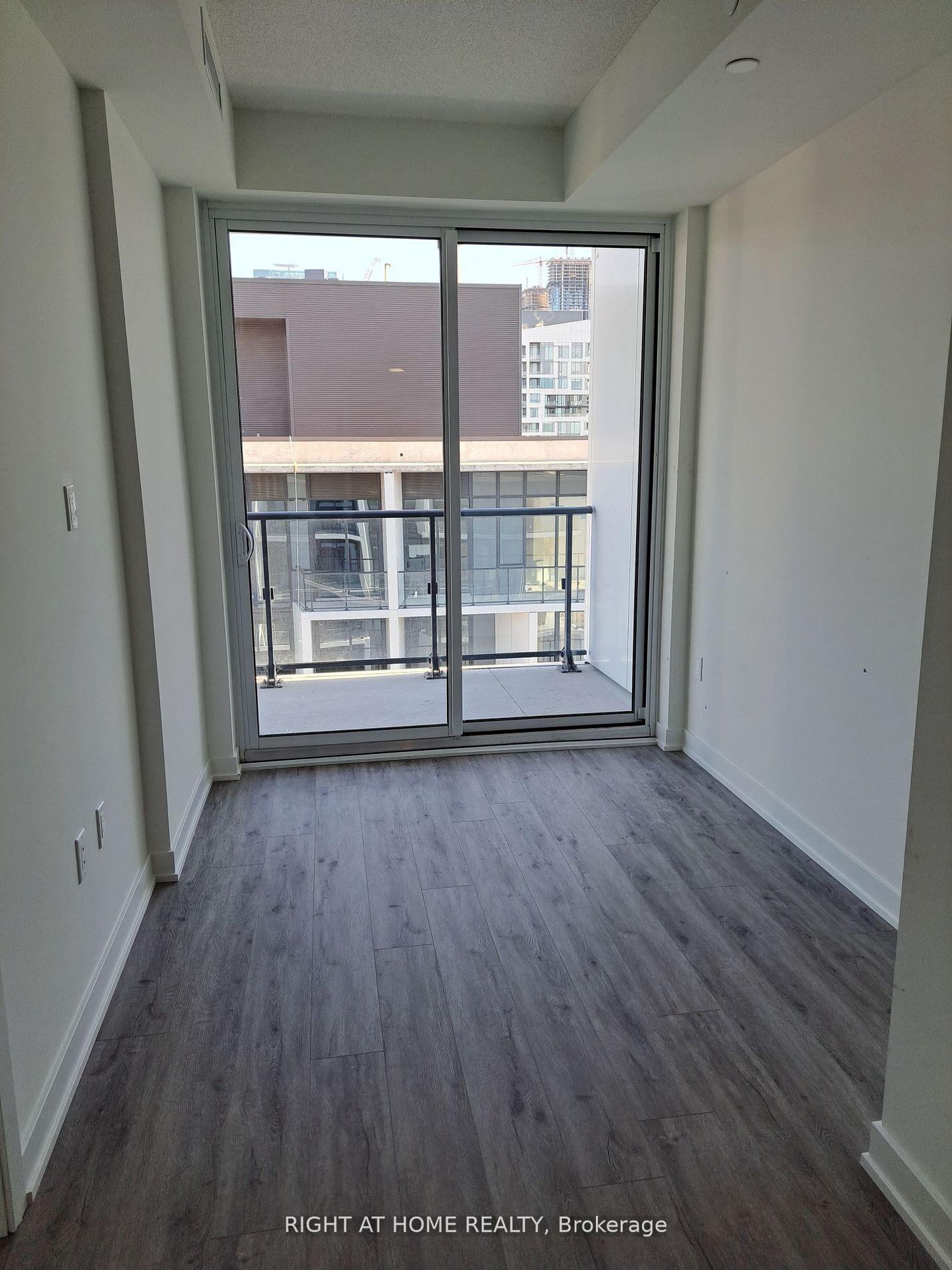 Photo 5 of Unit 1401, 9 Tecumseth Street, Toronto, Niagara — HOMEH