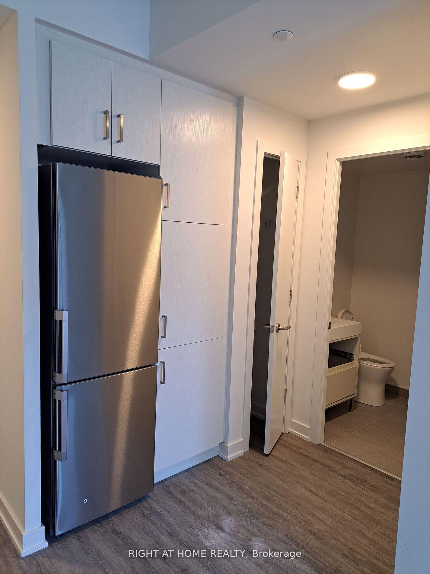 Photo 6 of Unit 1401, 9 Tecumseth Street, Toronto, Niagara — HOMEH