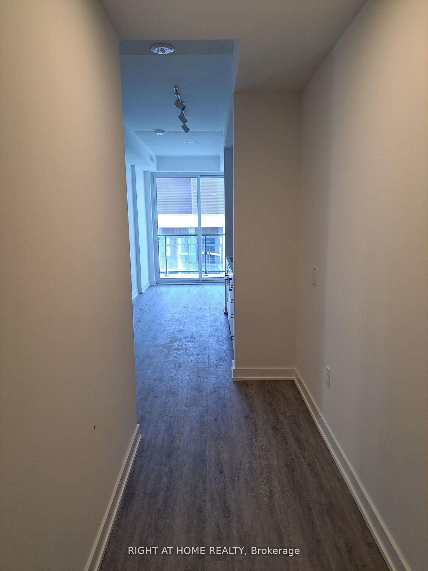 Photo 8 of Unit 1401, 9 Tecumseth Street, Toronto, Niagara — HOMEH