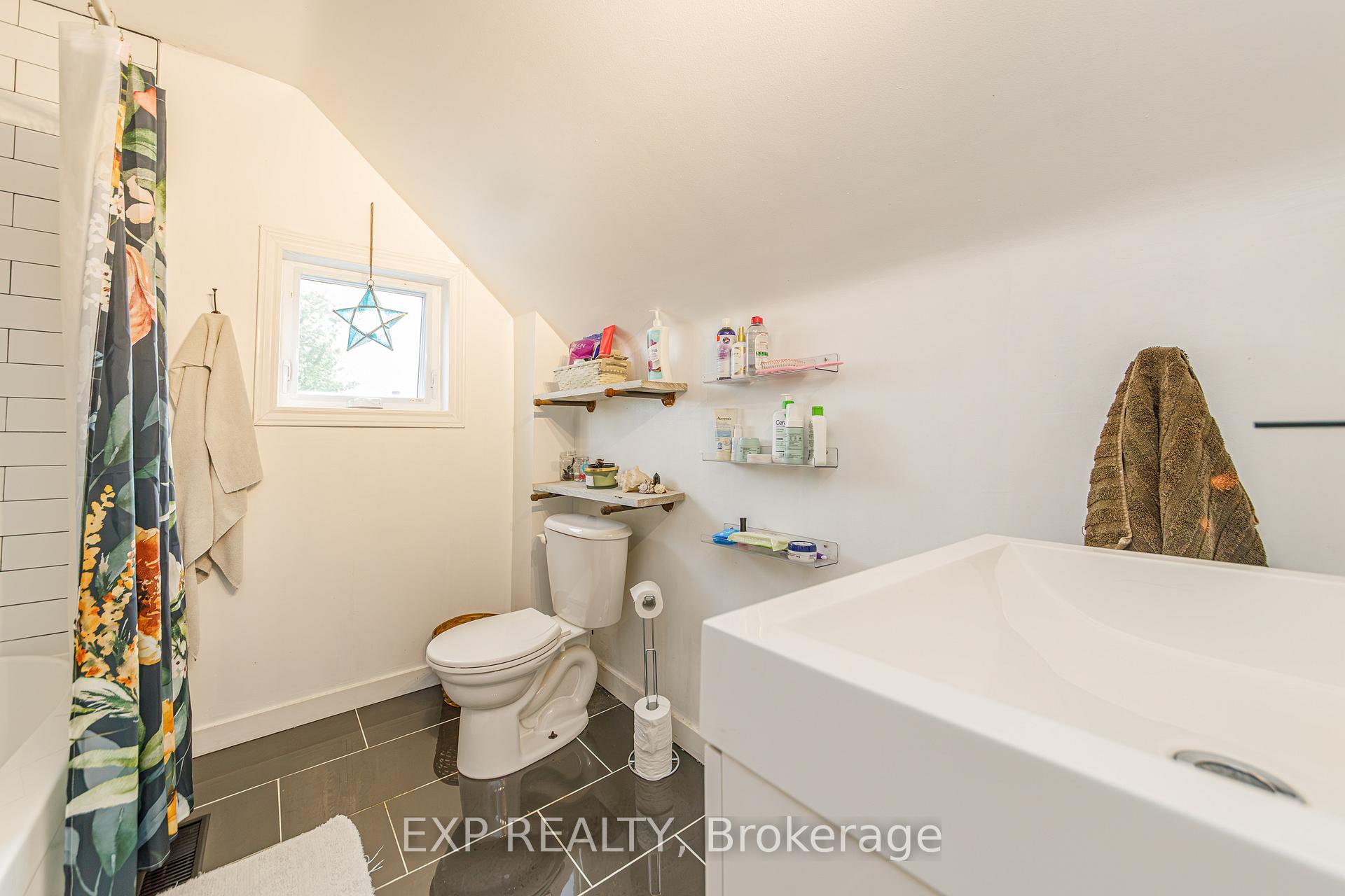Photo 17 of 22 St Johns Way, Arnprior, Arnprior — HOMEH