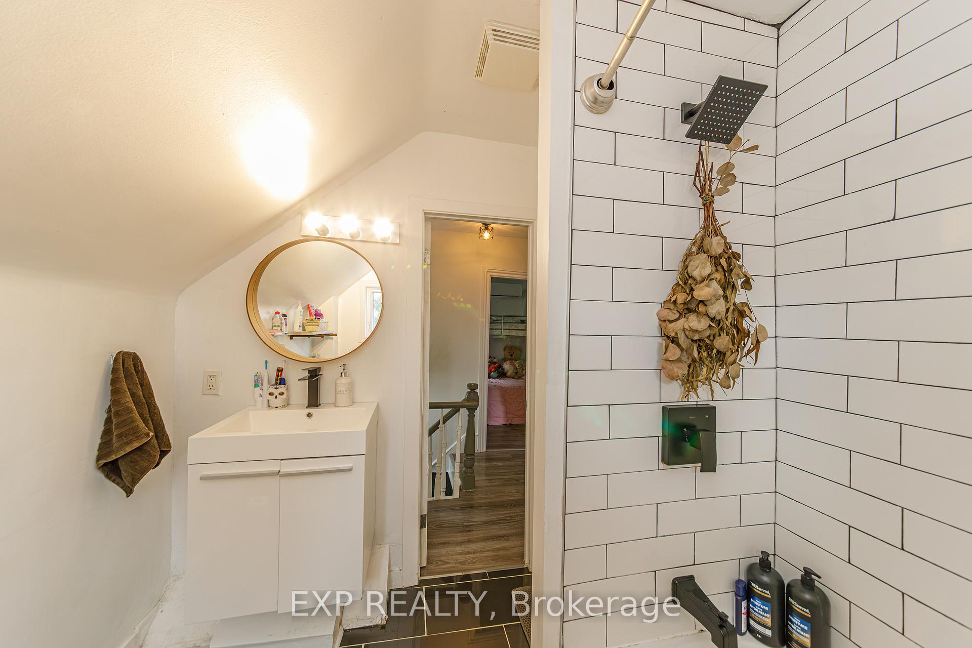 Photo 18 of 22 St Johns Way, Arnprior, Arnprior — HOMEH