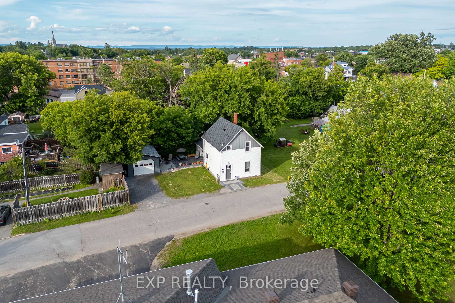 Photo 24 of 22 St Johns Way, Arnprior, Arnprior — HOMEH