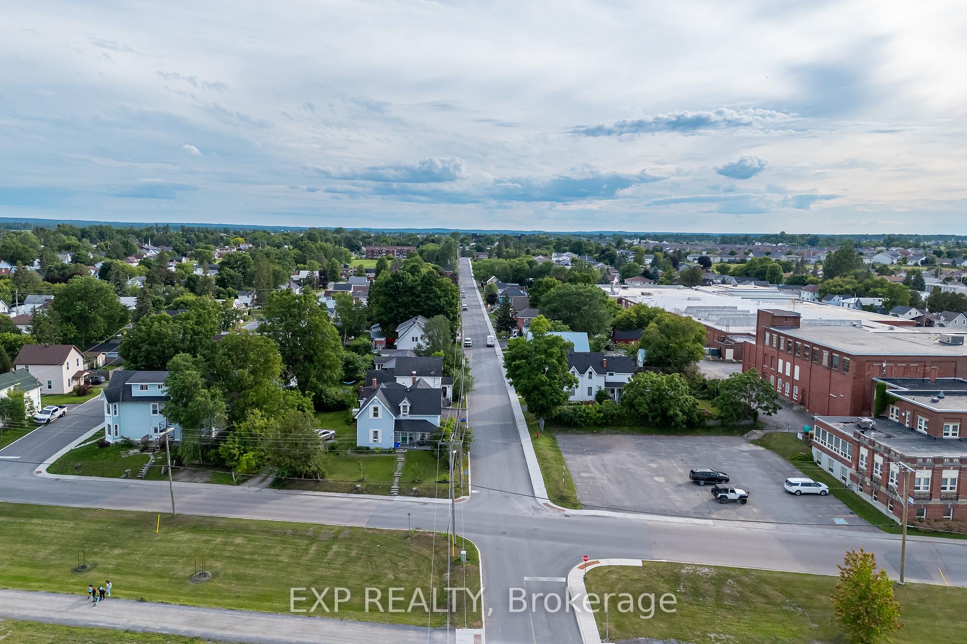 Photo 25 of 22 St Johns Way, Arnprior, Arnprior — HOMEH