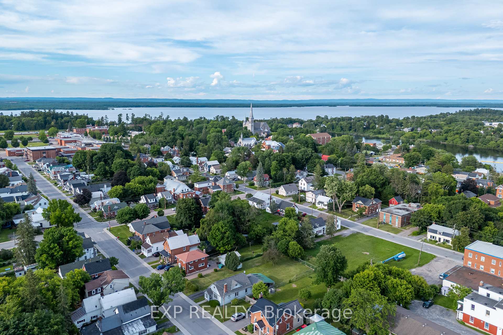 Photo 29 of 22 St Johns Way, Arnprior, Arnprior — HOMEH