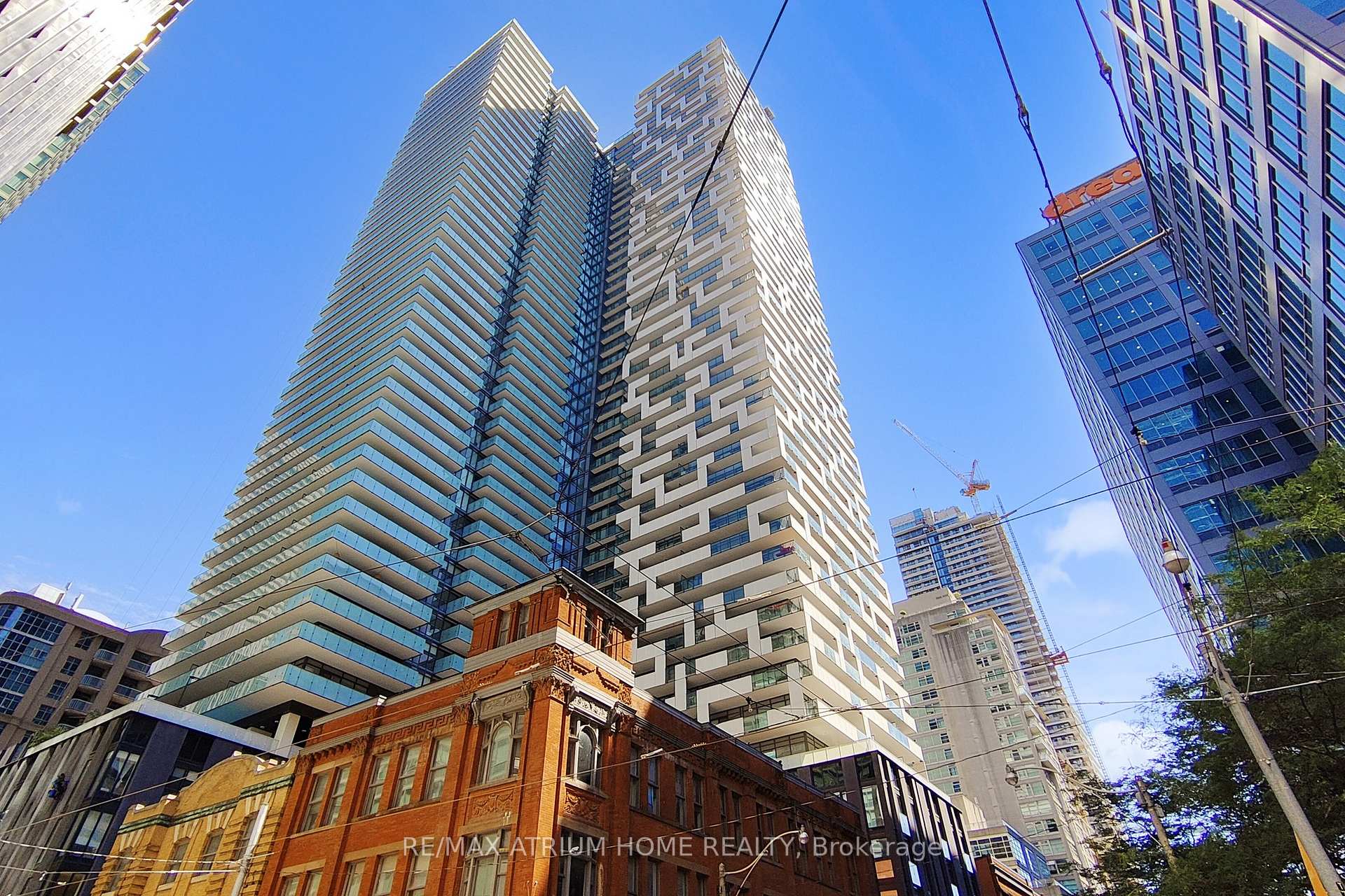 Front of Unit 3505, 20 Lombard Street