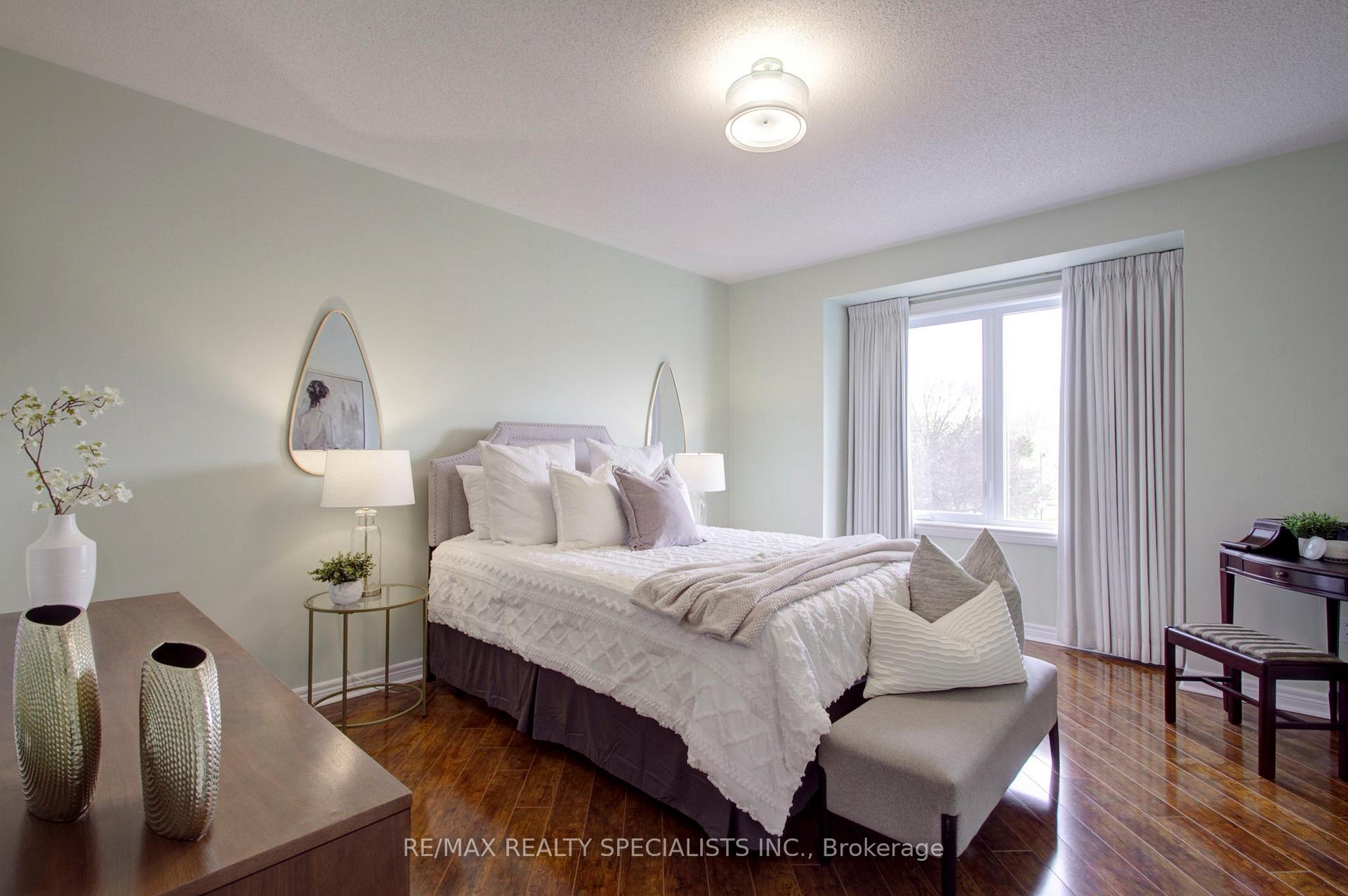 Photo 18 of 6960 Historic Trail, Mississauga, Meadowvale Village — HOMEH