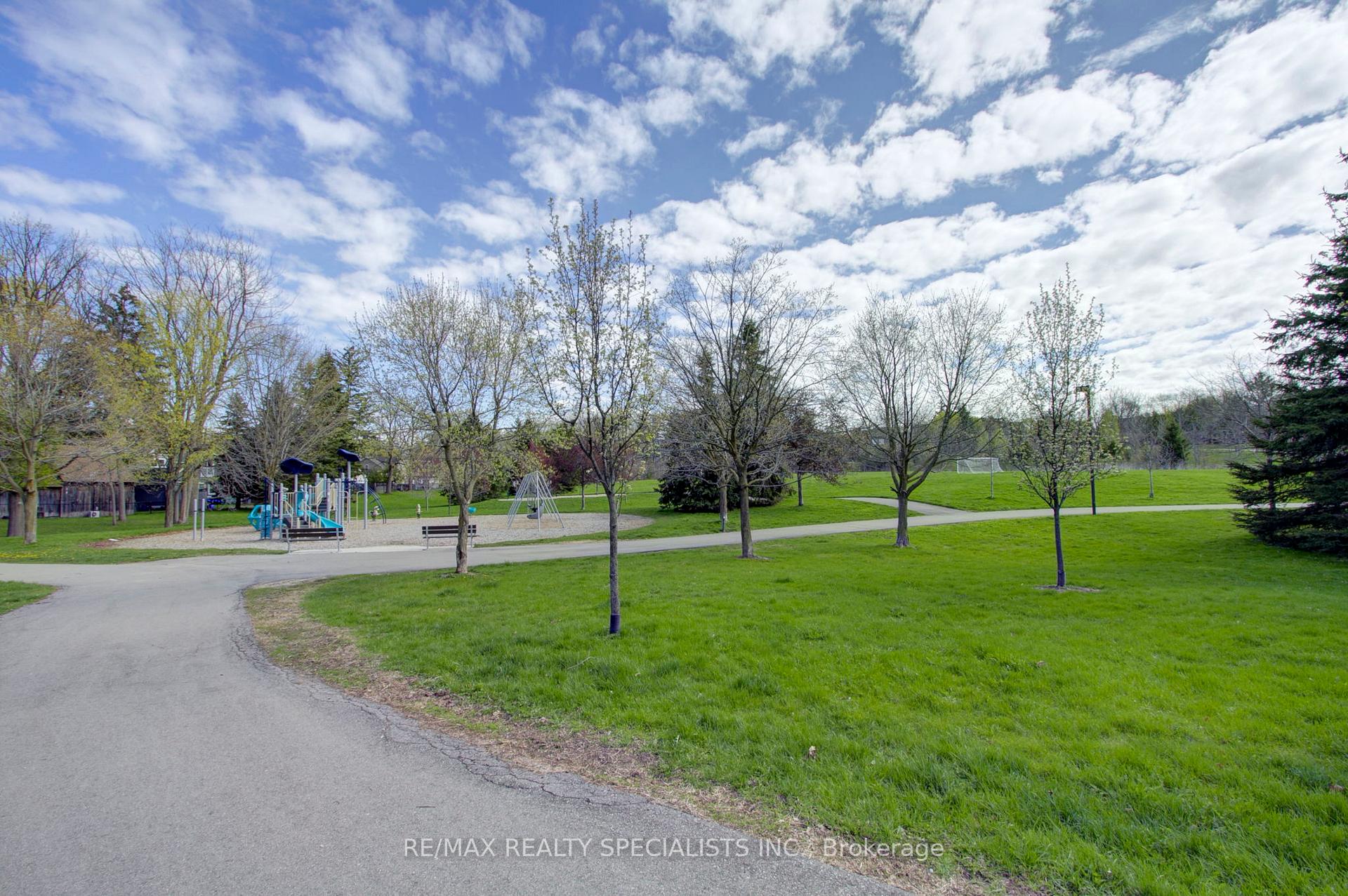 Photo 39 of 6960 Historic Trail, Mississauga, Meadowvale Village — HOMEH