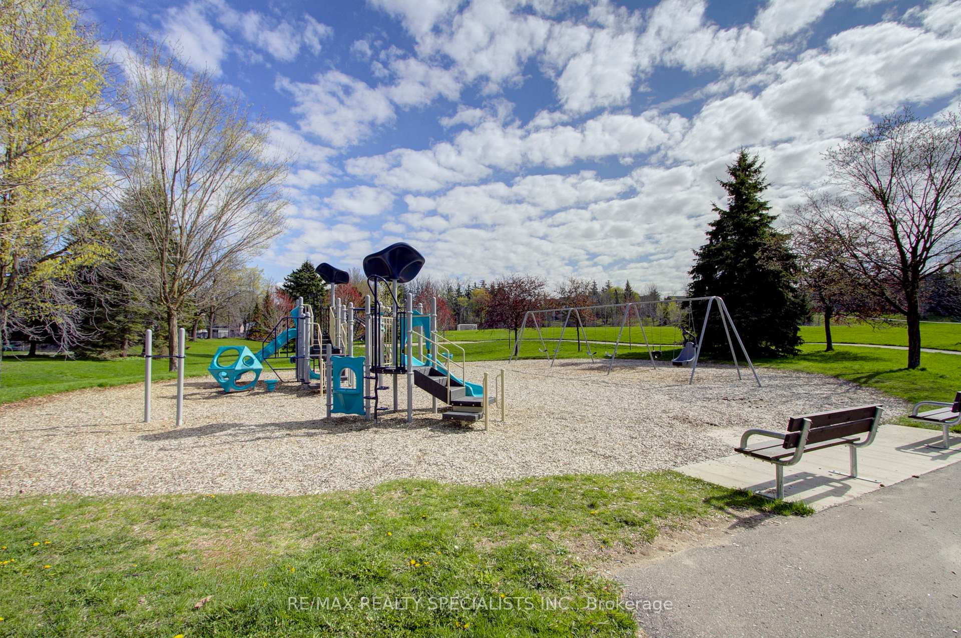 Photo 40 of 6960 Historic Trail, Mississauga, Meadowvale Village — HOMEH