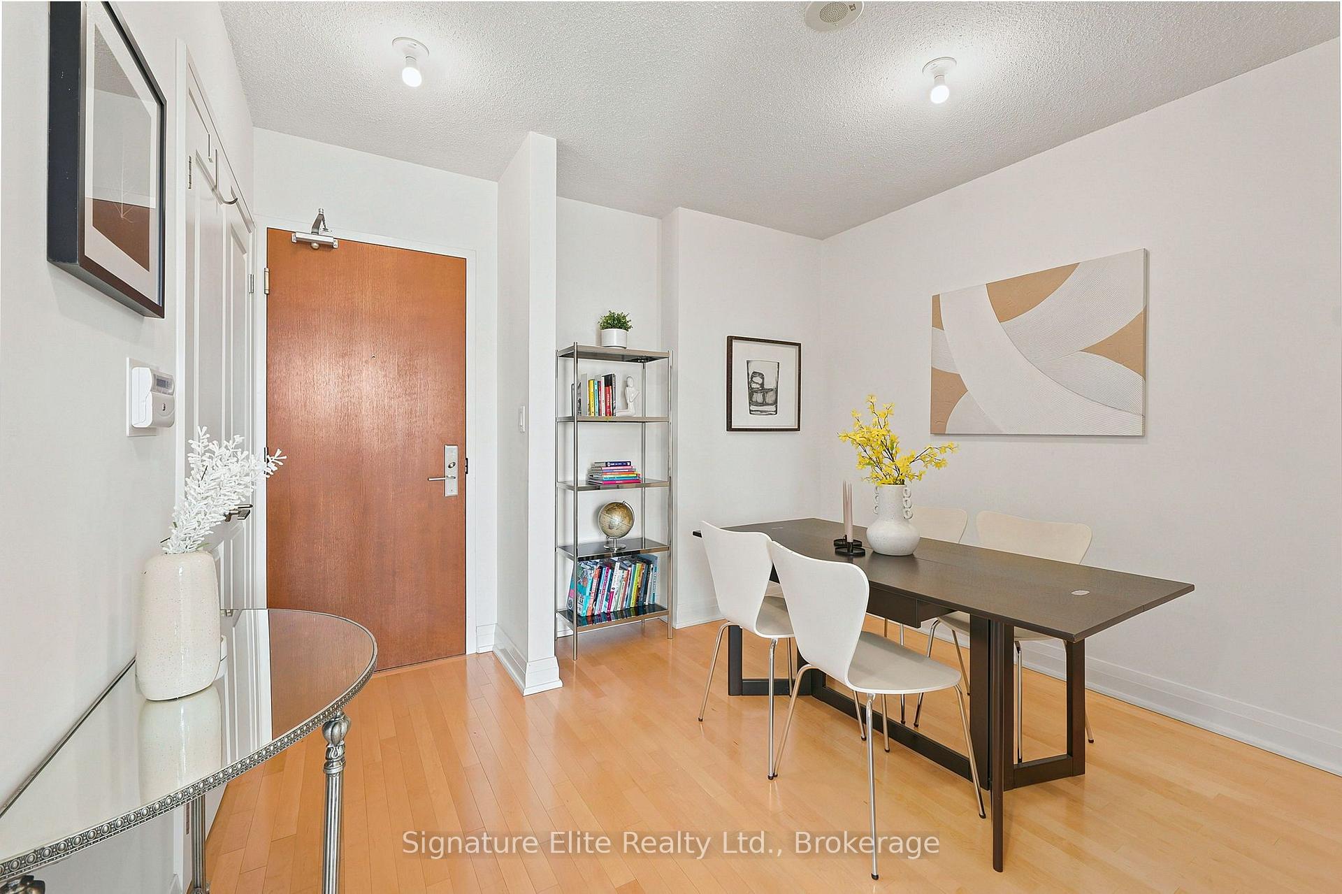 Photo 10 of Unit 902, 1430 Yonge Street, Toronto, Yonge-St. Clair — HOMEH