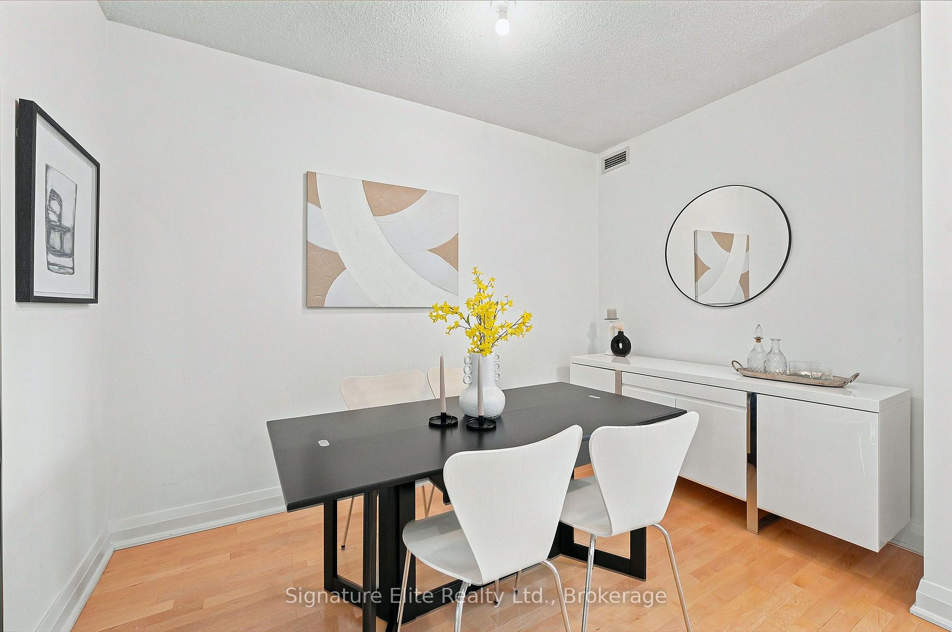 Photo 12 of Unit 902, 1430 Yonge Street, Toronto, Yonge-St. Clair — HOMEH