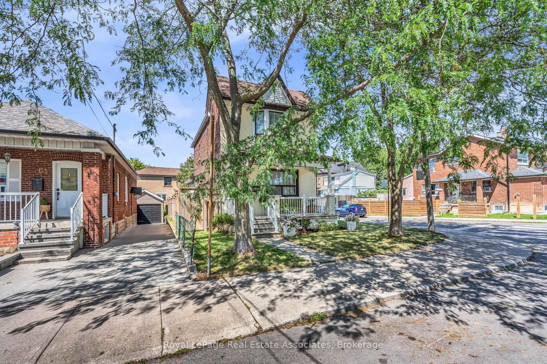 Photo 4 of 62 Rowntree Avenue, Toronto, Weston-Pellam Park — HOMEH