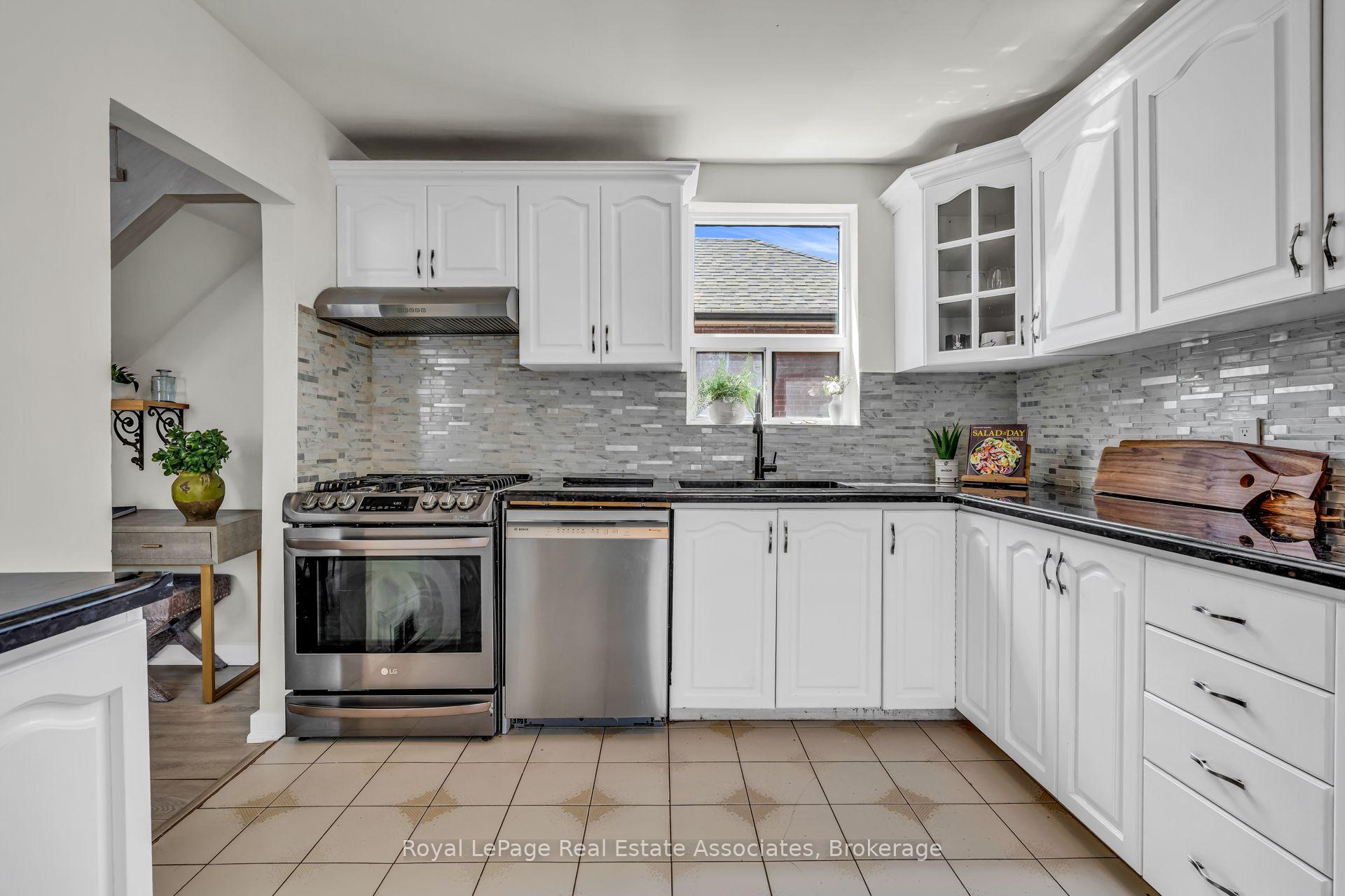 Photo 20 of 62 Rowntree Avenue, Toronto, Weston-Pellam Park — HOMEH