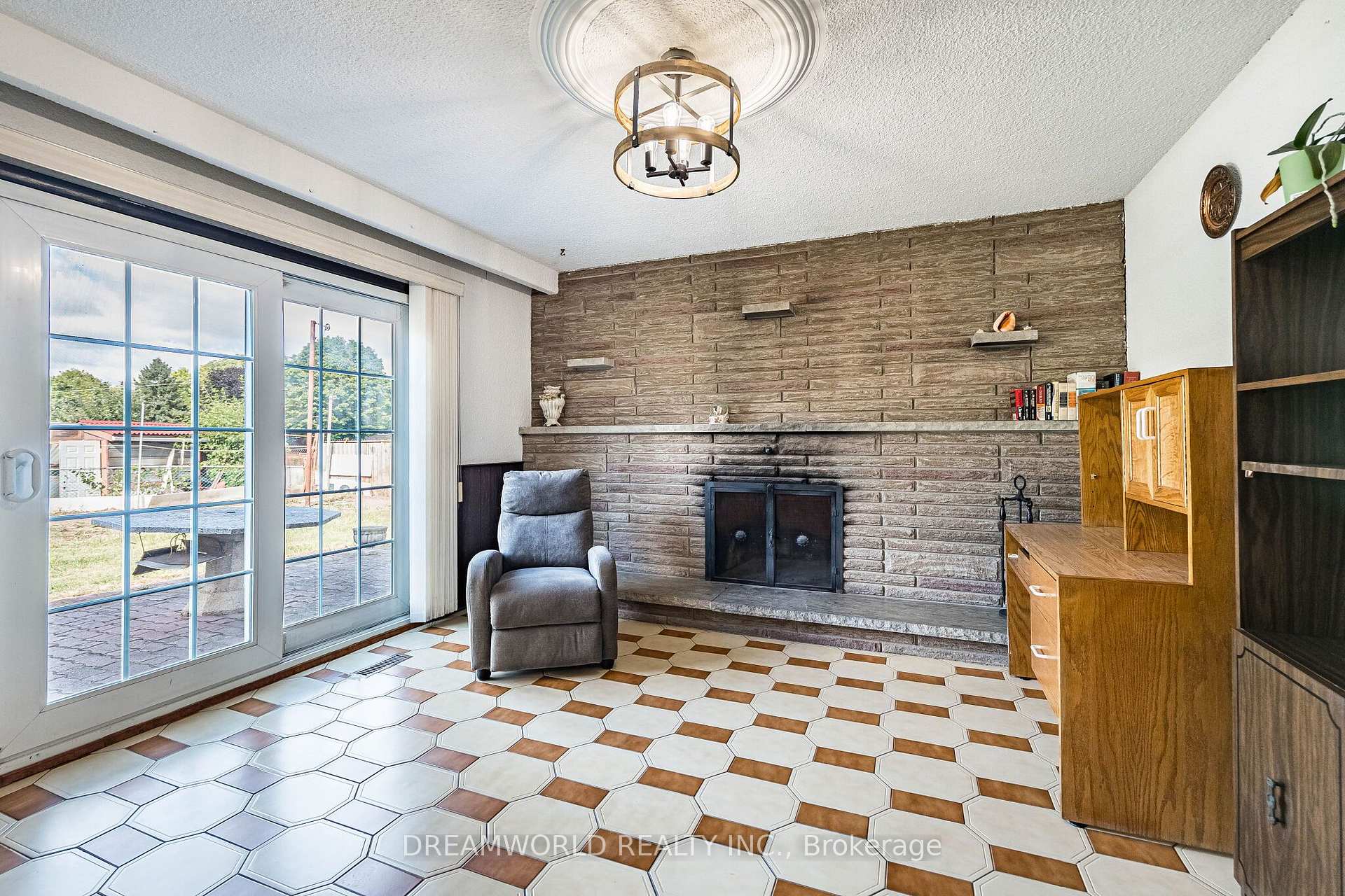 Photo 34 of 297 Derrydown Road, North York, York University Heights — HOMEH