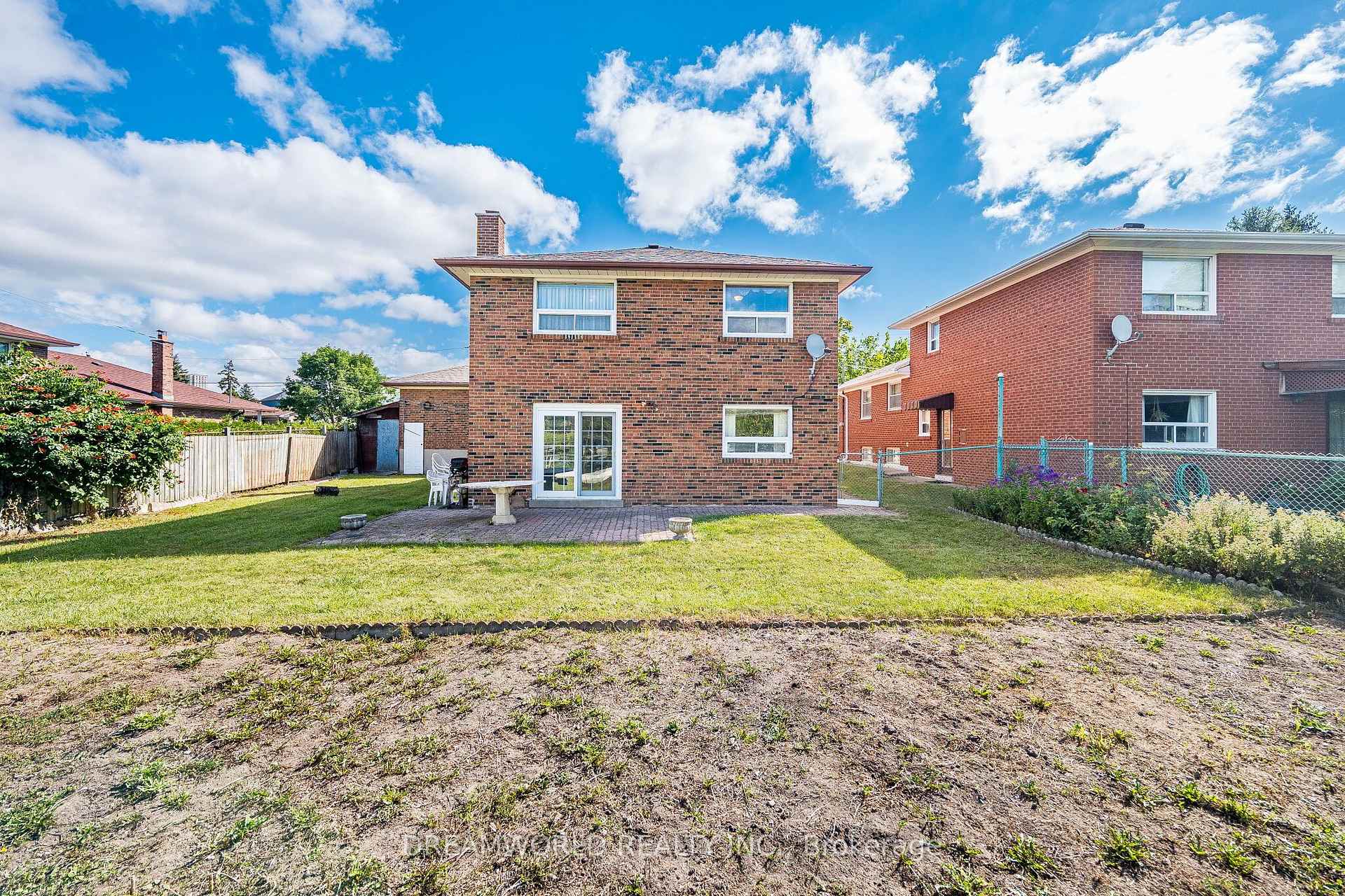 Photo 43 of 297 Derrydown Road, North York, York University Heights — HOMEH