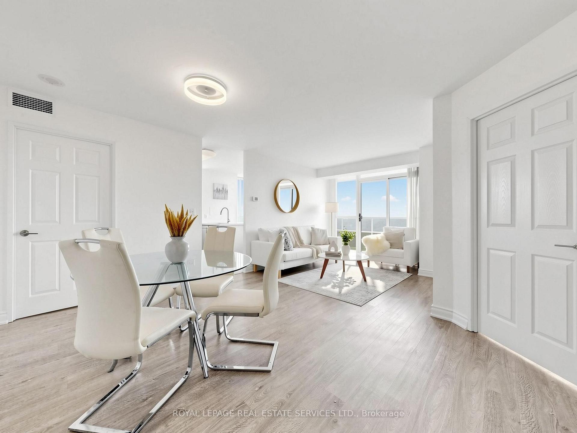 Front of Unit 3505, 23 Hollywood Avenue
