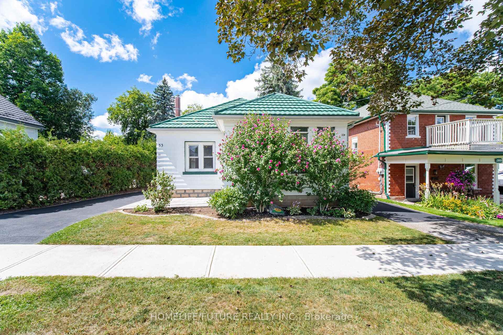 Photo 3 of 33 Brock Street, Halton Hills, Acton — HOMEH