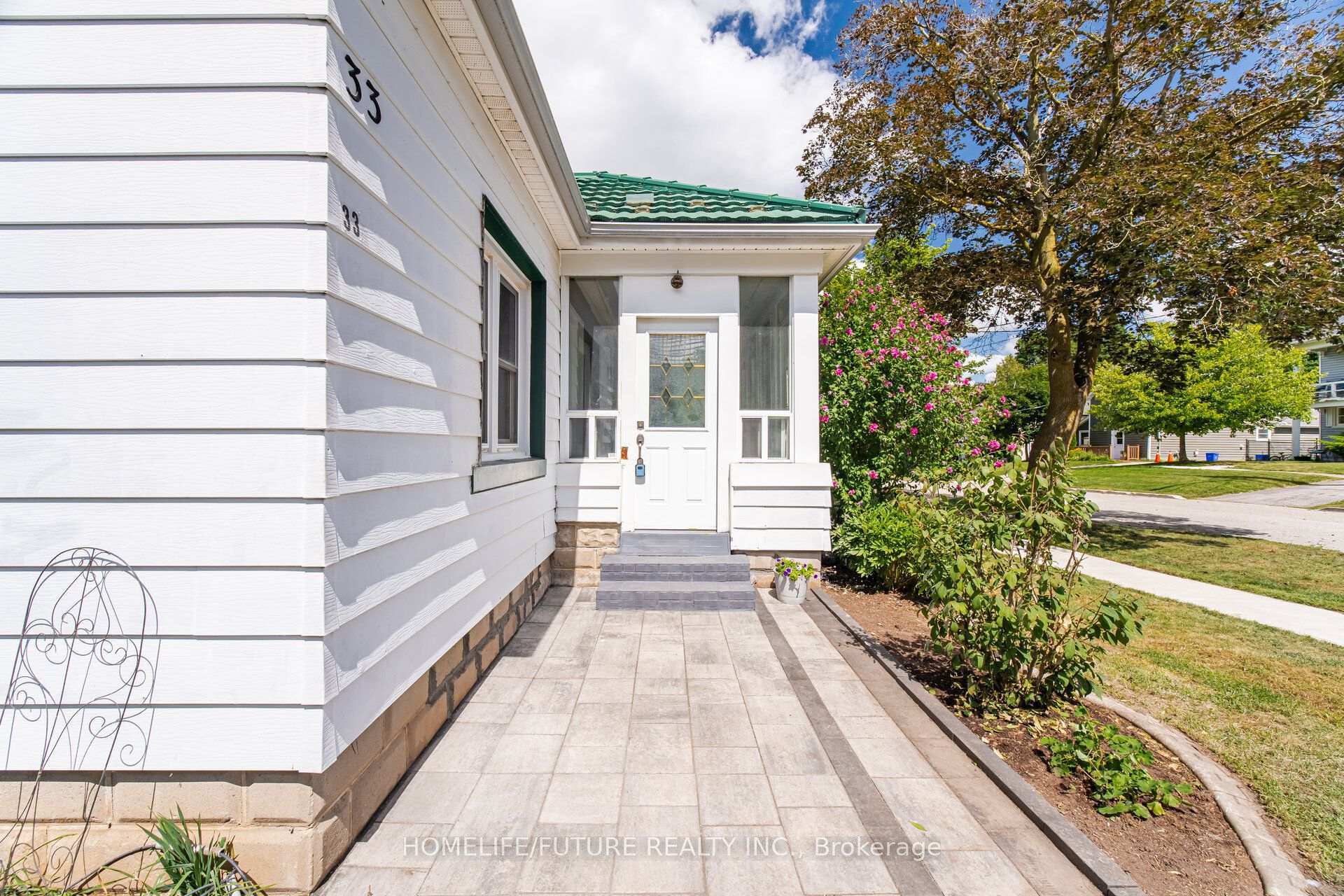Photo 5 of 33 Brock Street, Halton Hills, Acton — HOMEH