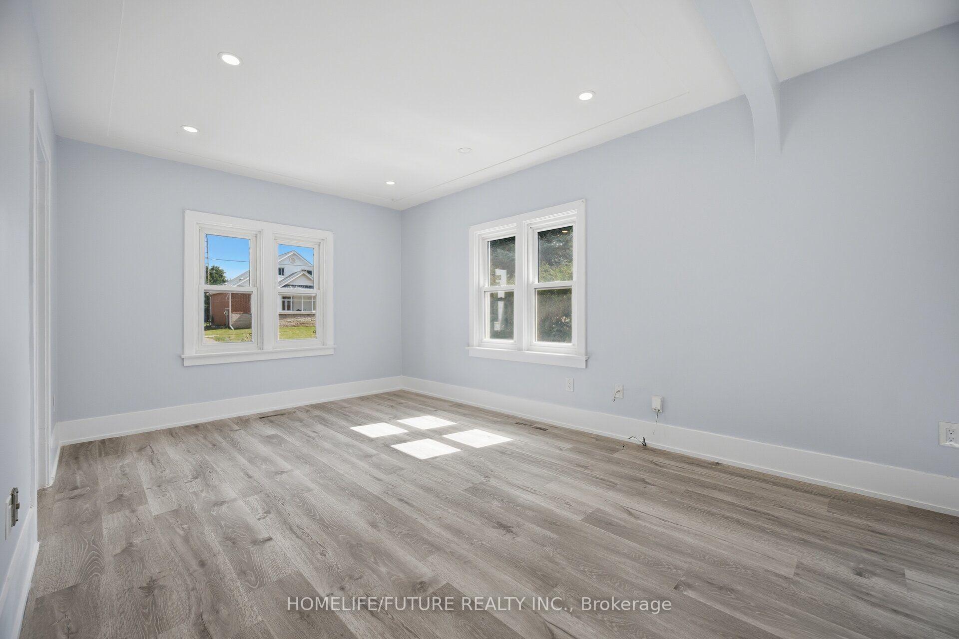 Photo 9 of 33 Brock Street, Halton Hills, Acton — HOMEH