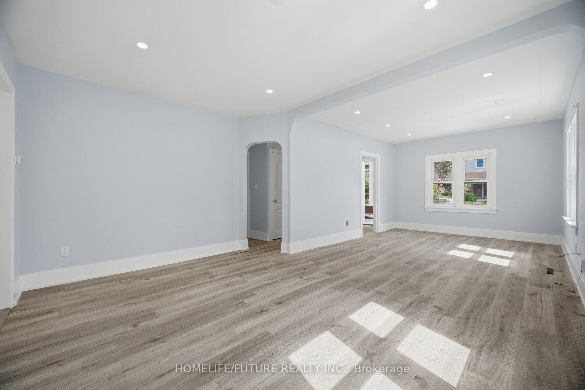 Photo 11 of 33 Brock Street, Halton Hills, Acton — HOMEH